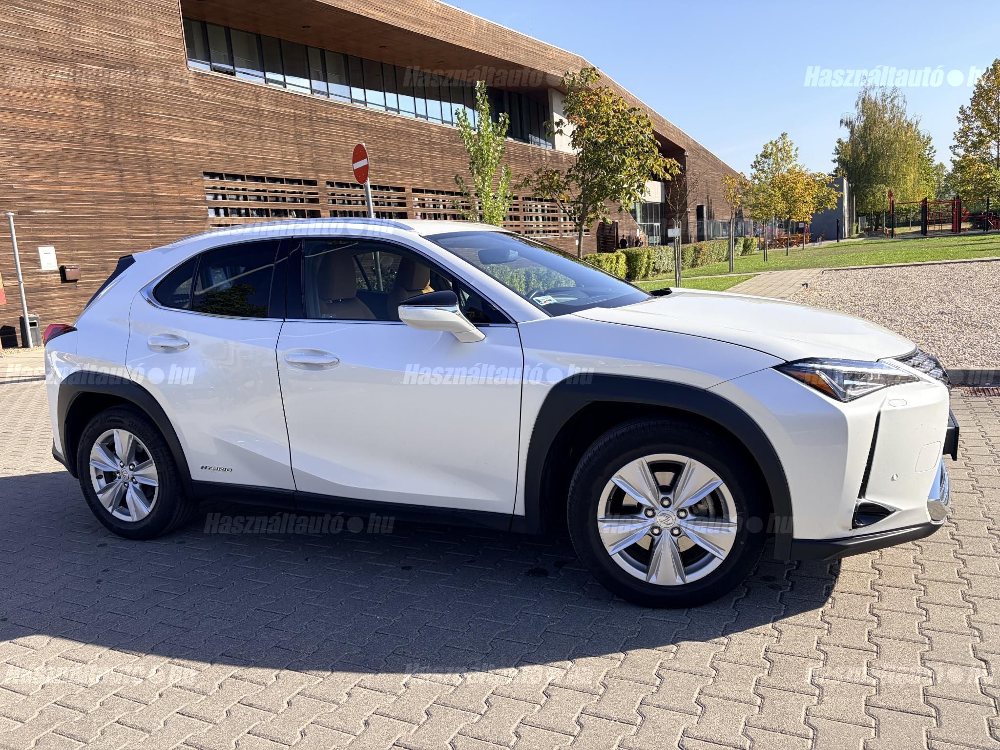 LEXUS UX 2020/10 - 1