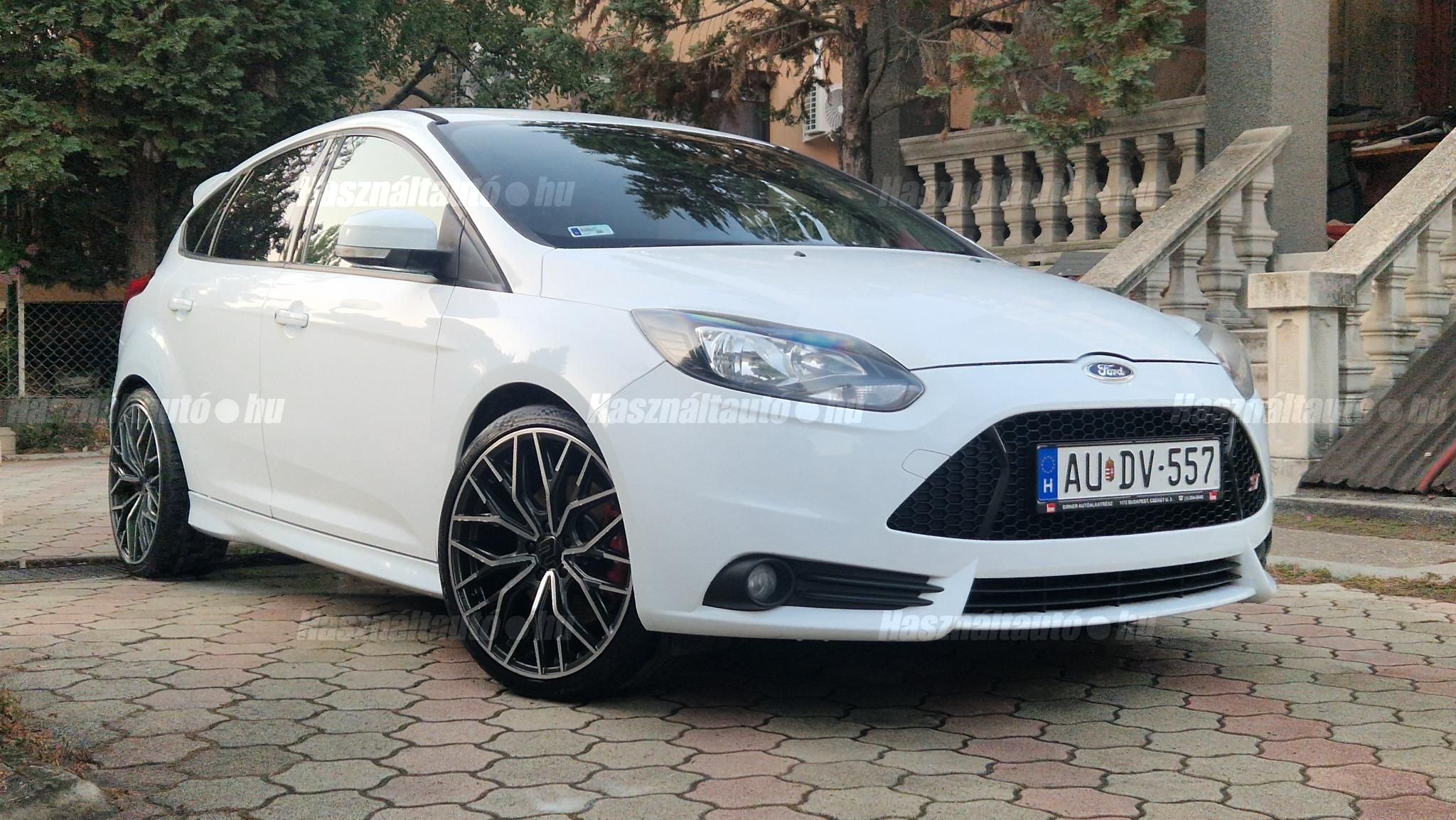 FORD FOCUS 2013/10 - 1