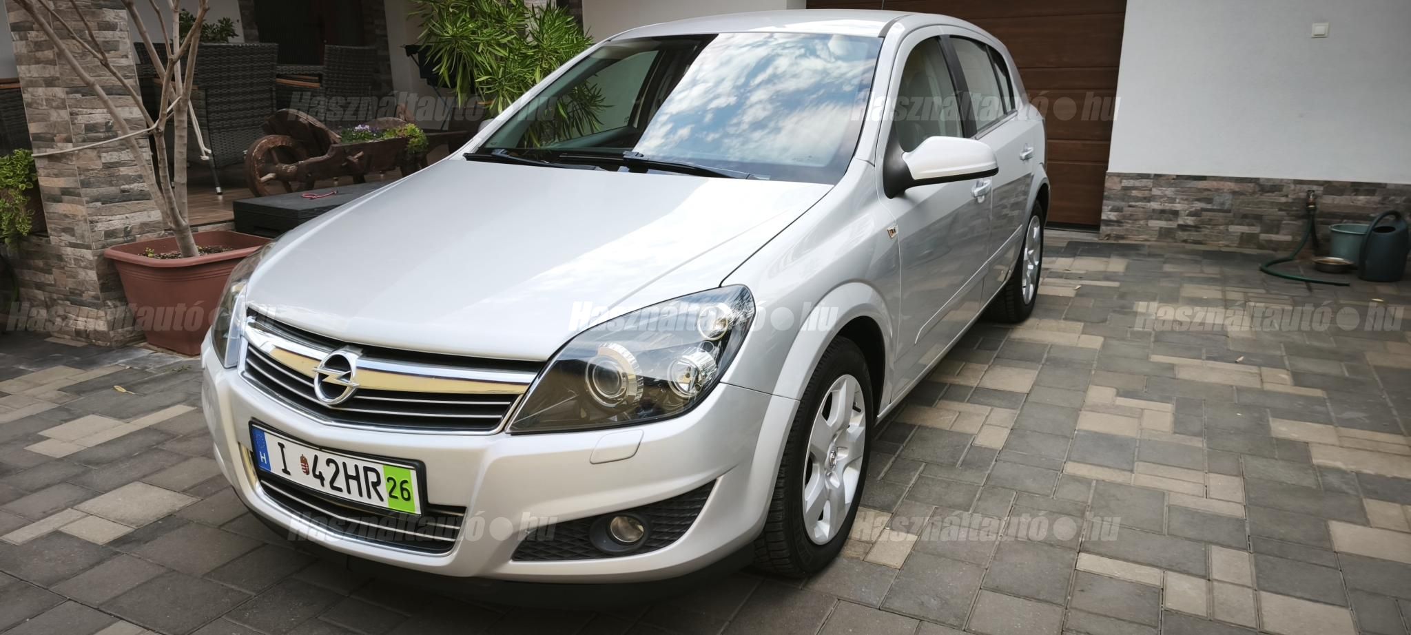 OPEL ASTRA H 2009/5 - 1