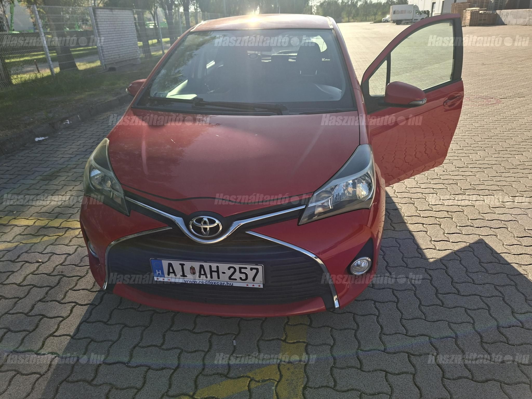 TOYOTA YARIS 2016/3 - 1