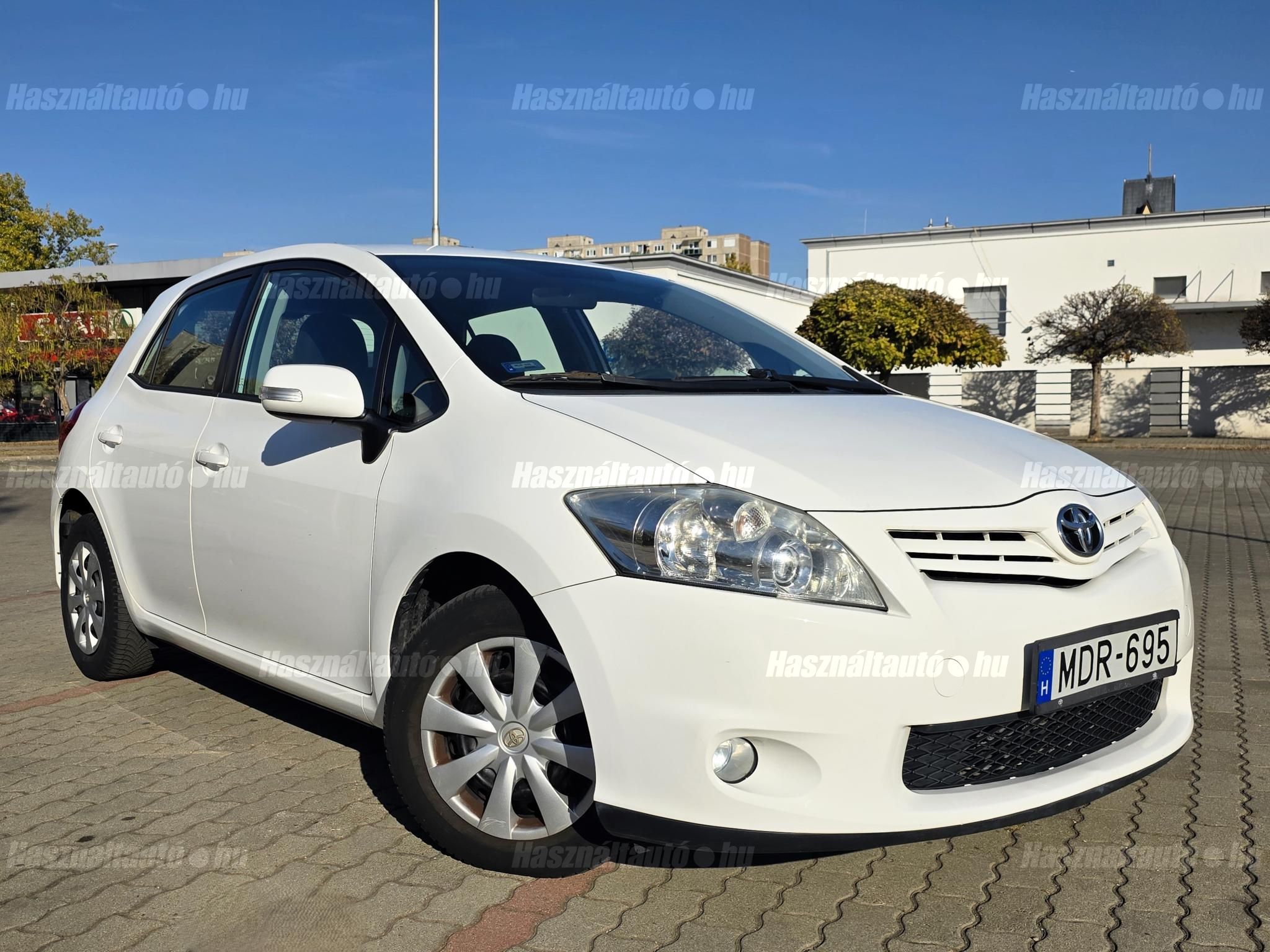 TOYOTA AURIS 2012/7 - 1
