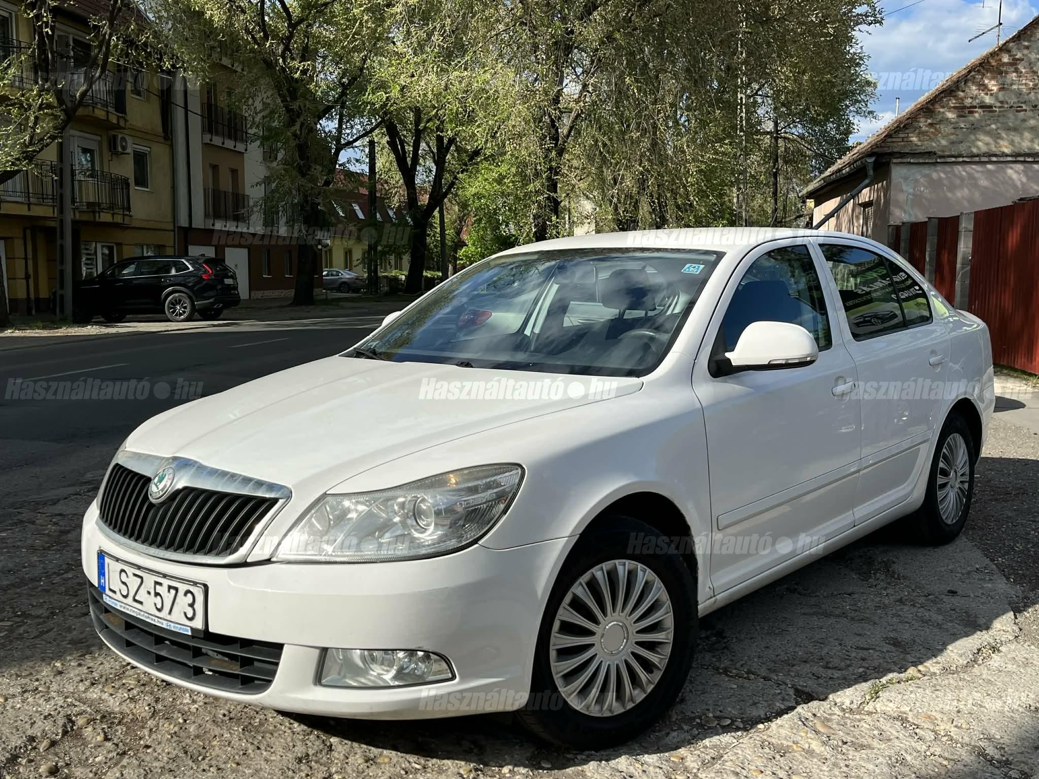 SKODA OCTAVIA 2010/8 - 1
