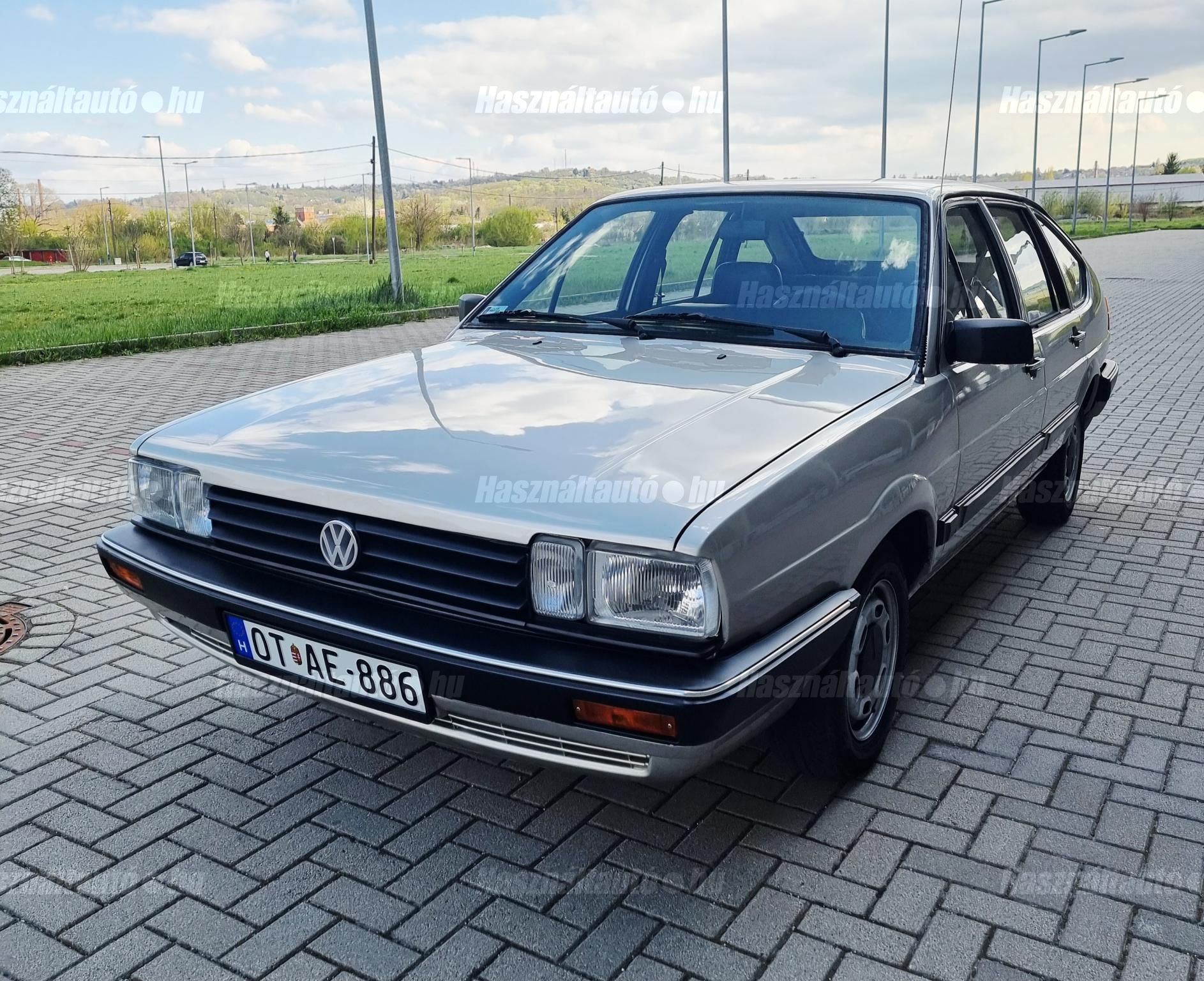 VOLKSWAGEN PASSAT II 1986/10 - 1
