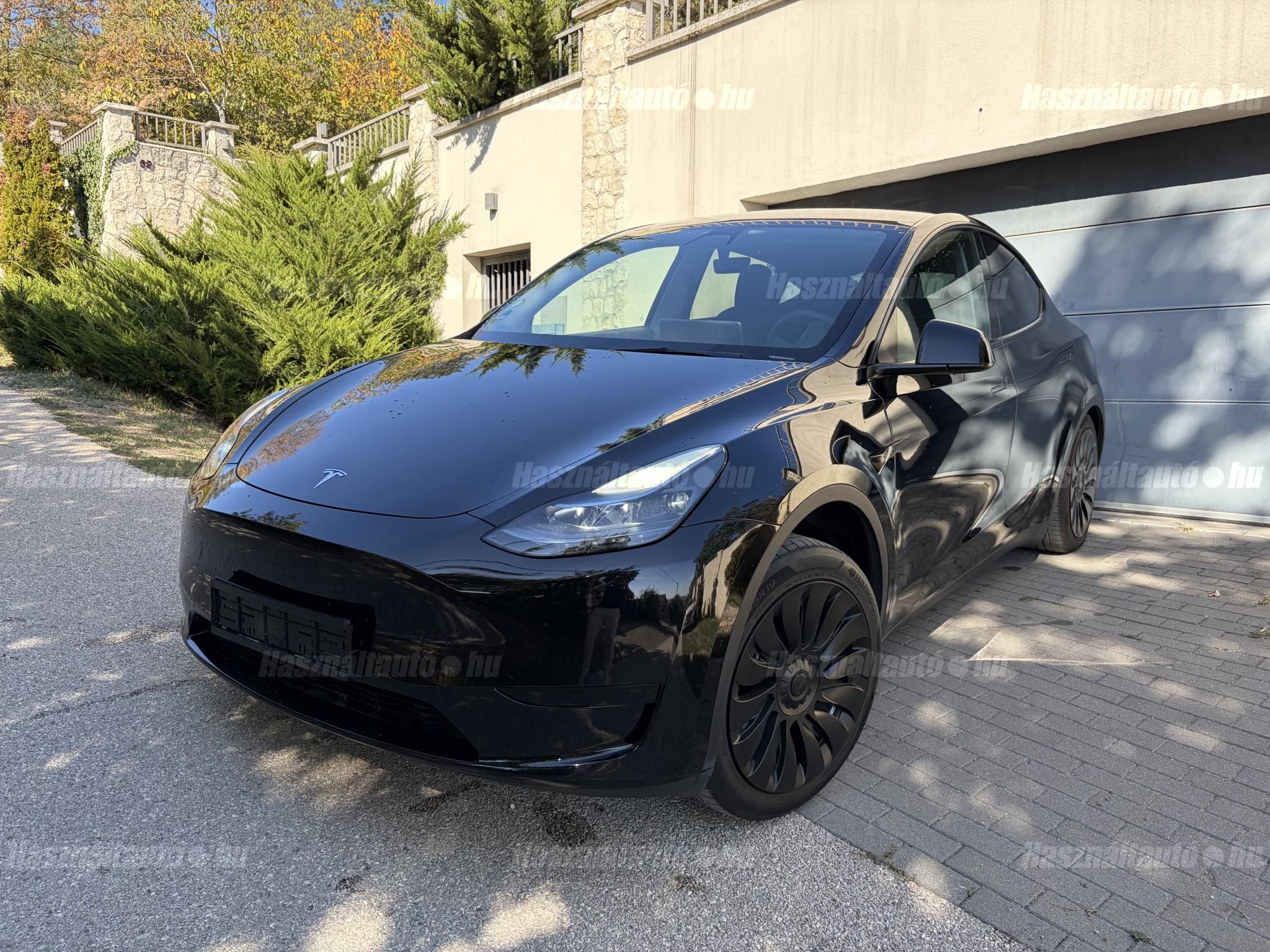 TESLA MODEL Y 2023/4 - 1