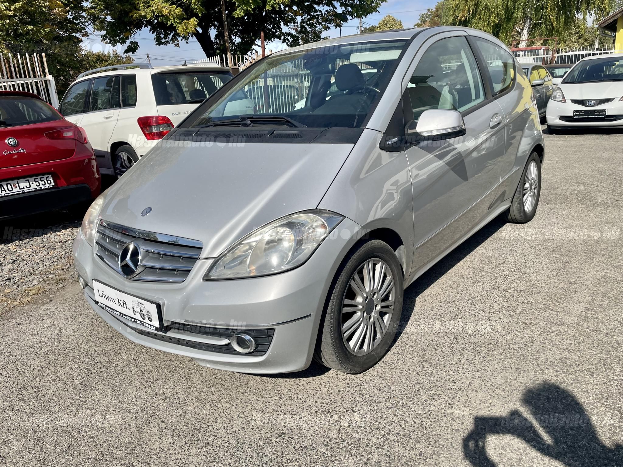 MERCEDES-BENZ A 180 2009/4 - 1