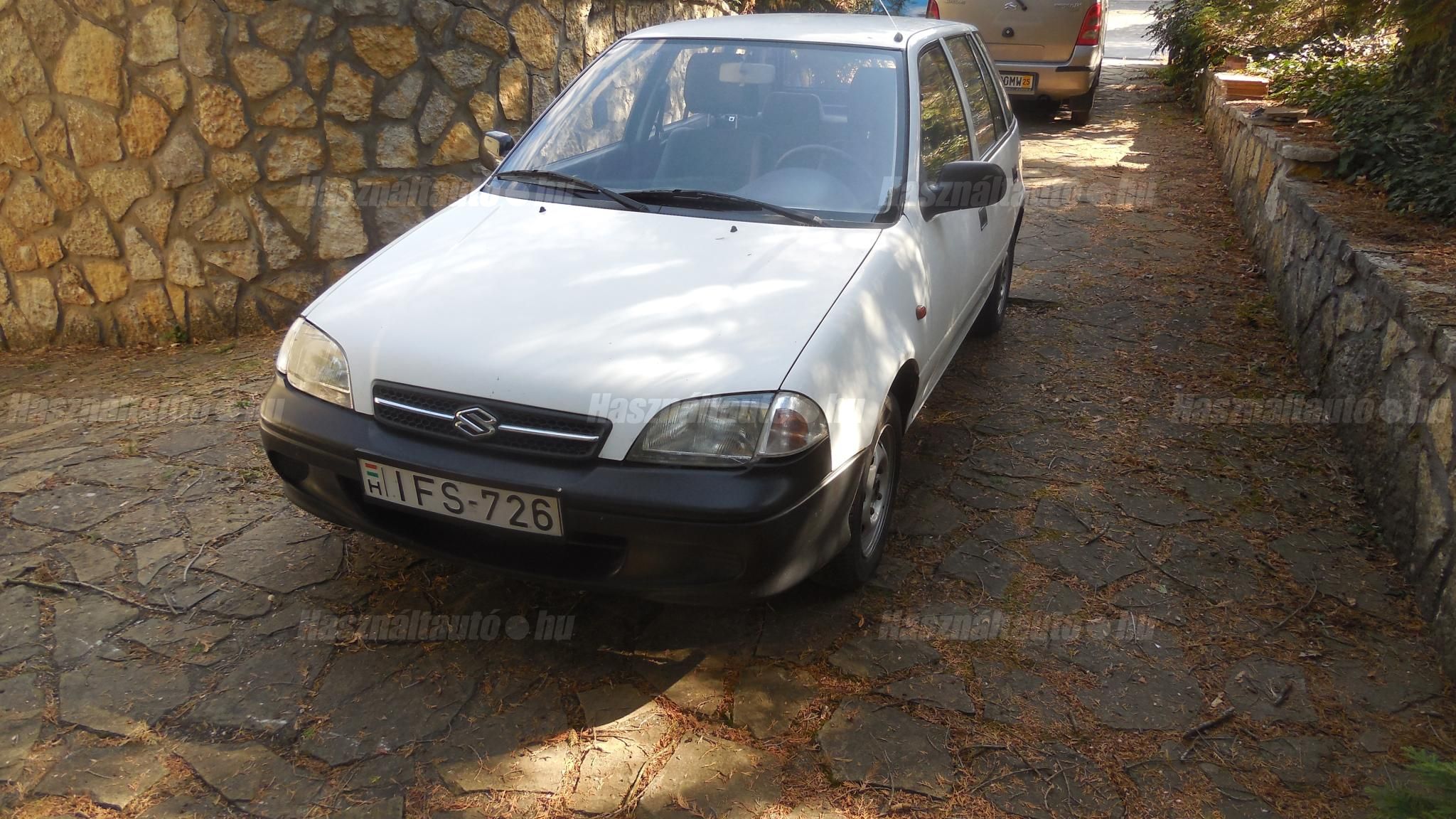 SUZUKI SWIFT 2002/5 - 1