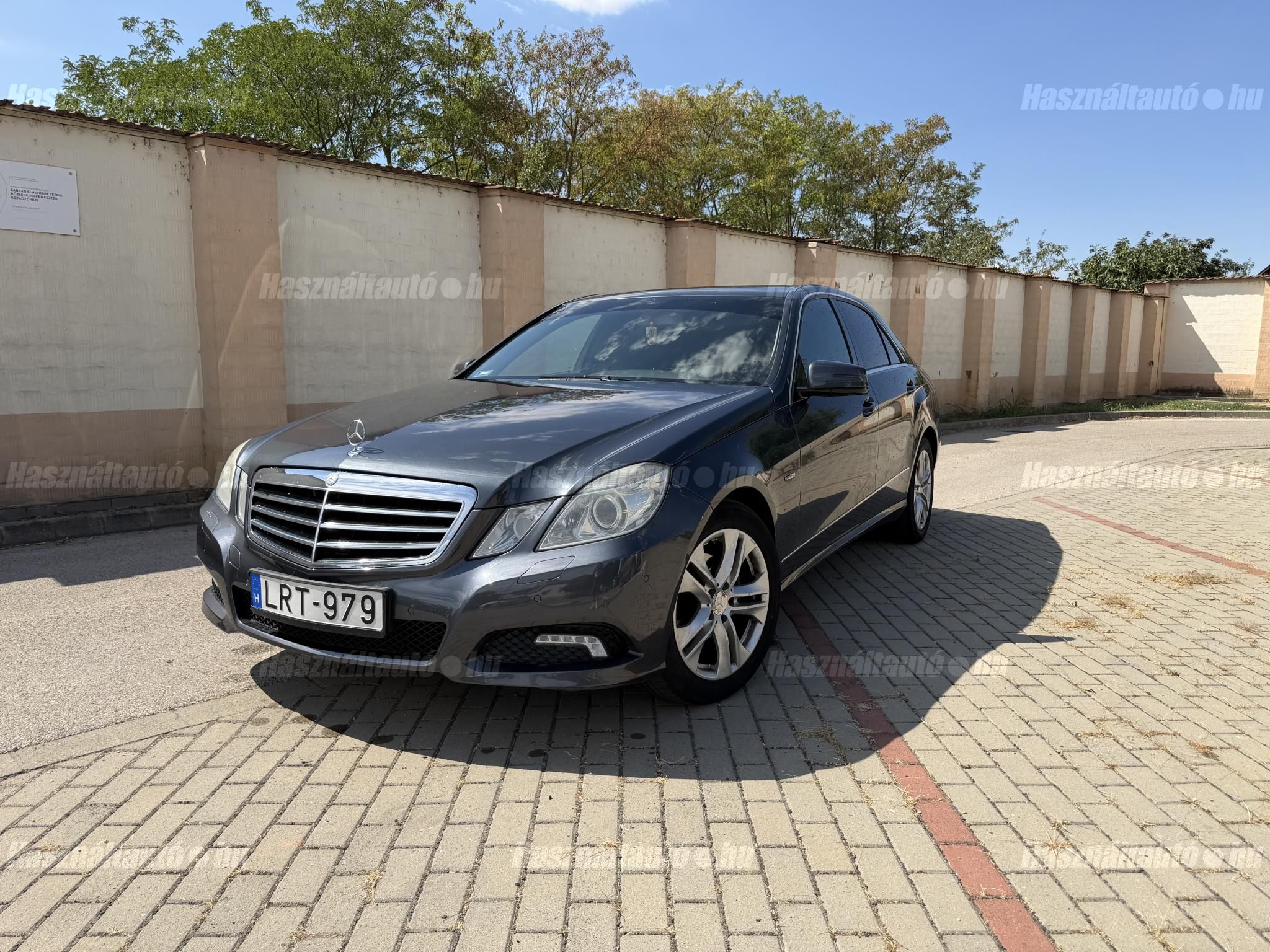MERCEDES-BENZ E 220 2010/4 - 1