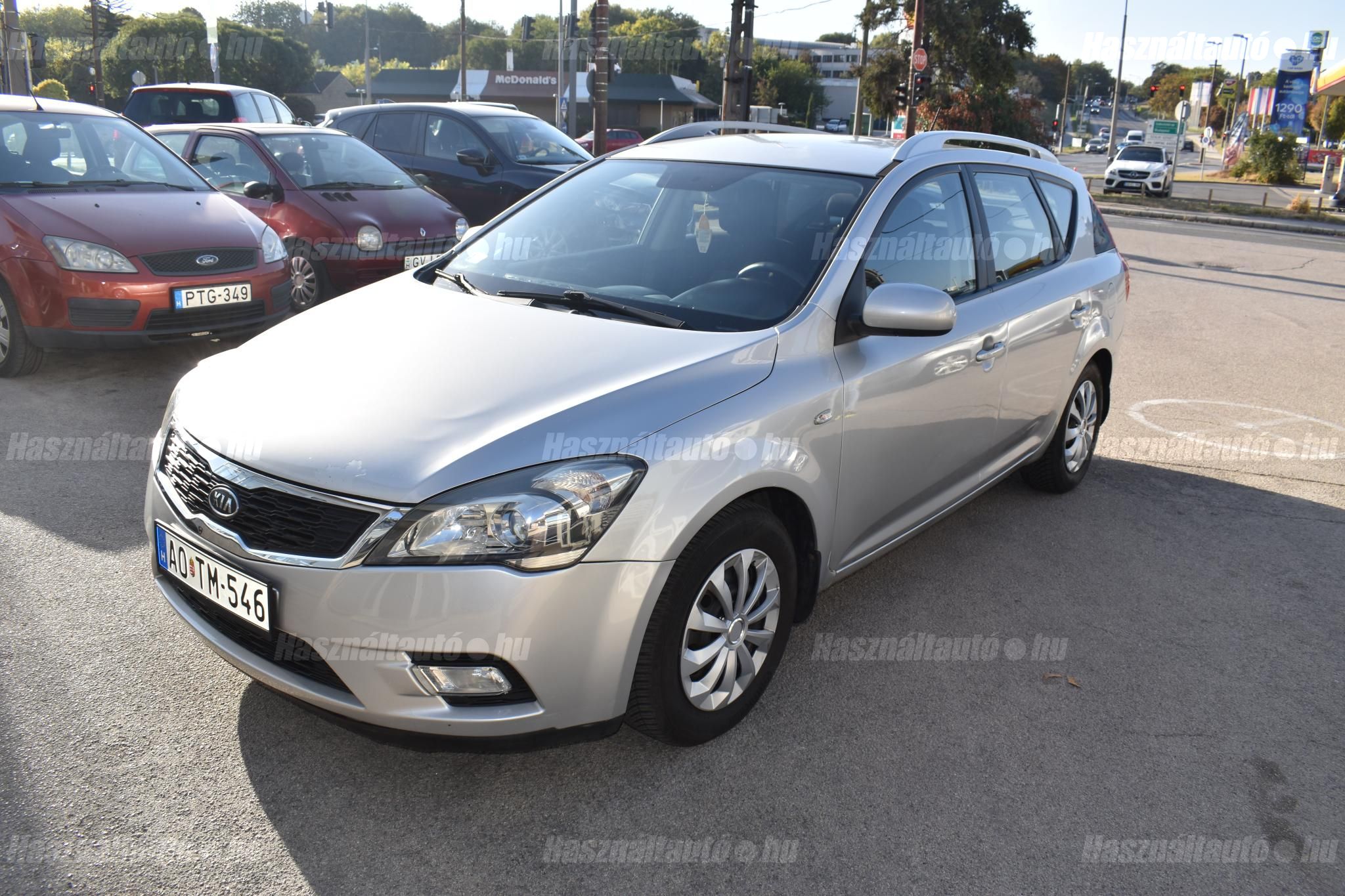 KIA CEE'D 2010/7 - 1