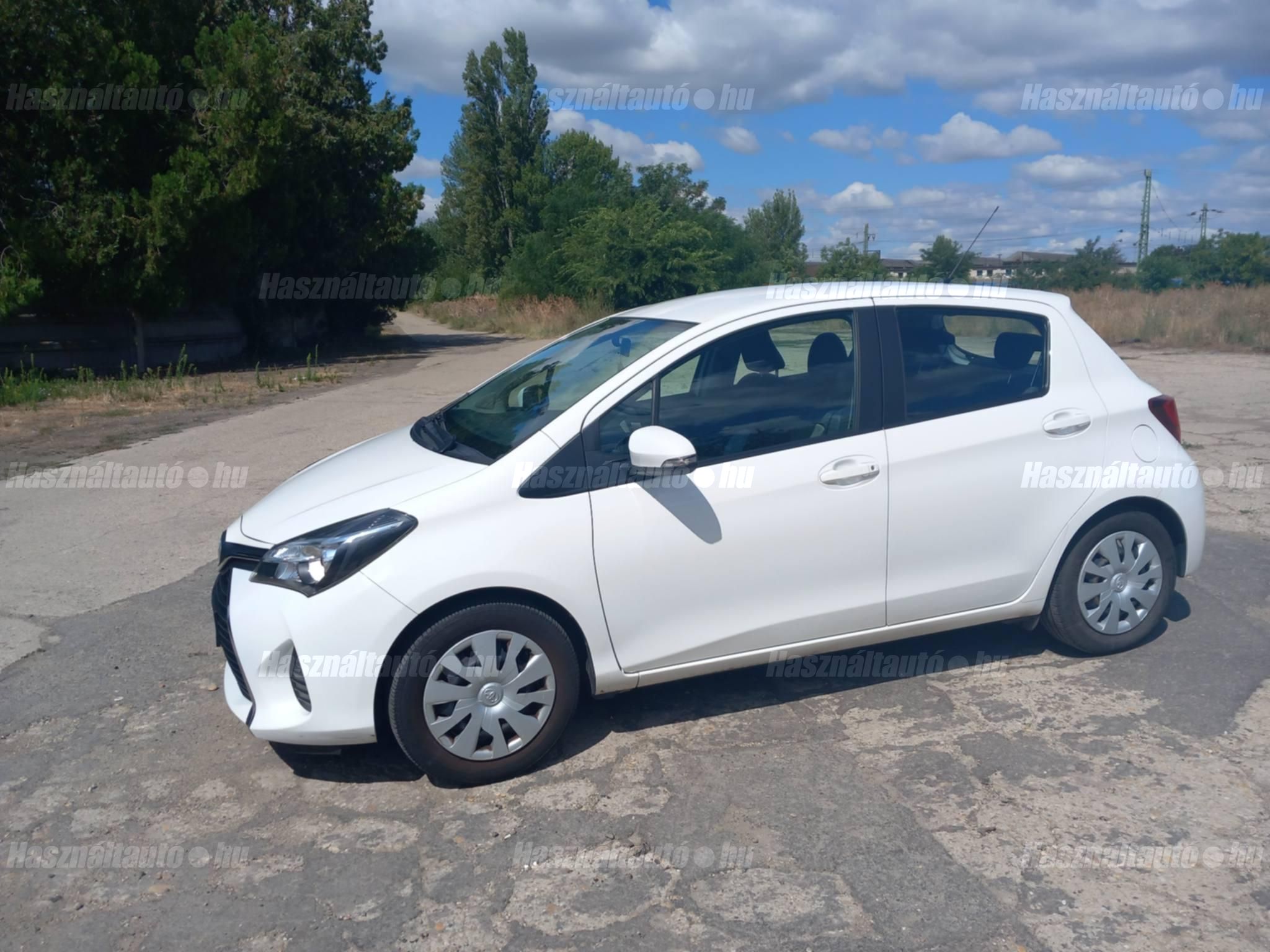 TOYOTA YARIS 2016/12 - 1