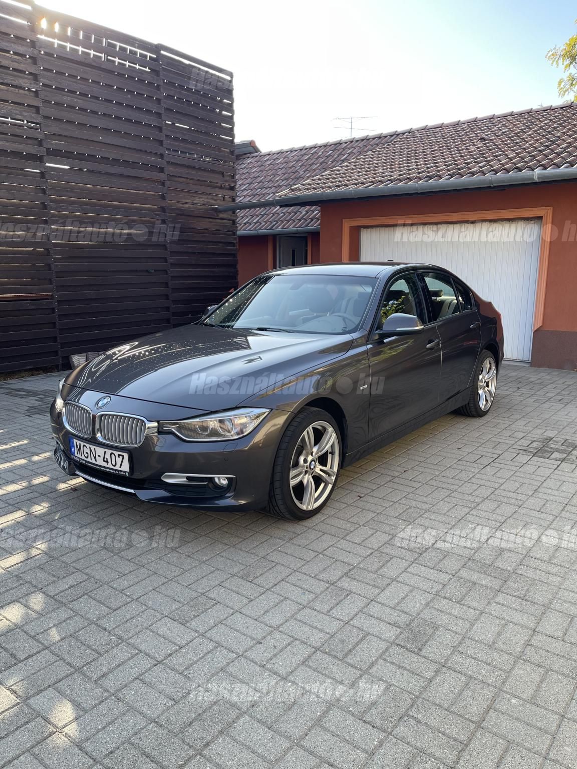 BMW 318 2012/12 - 1