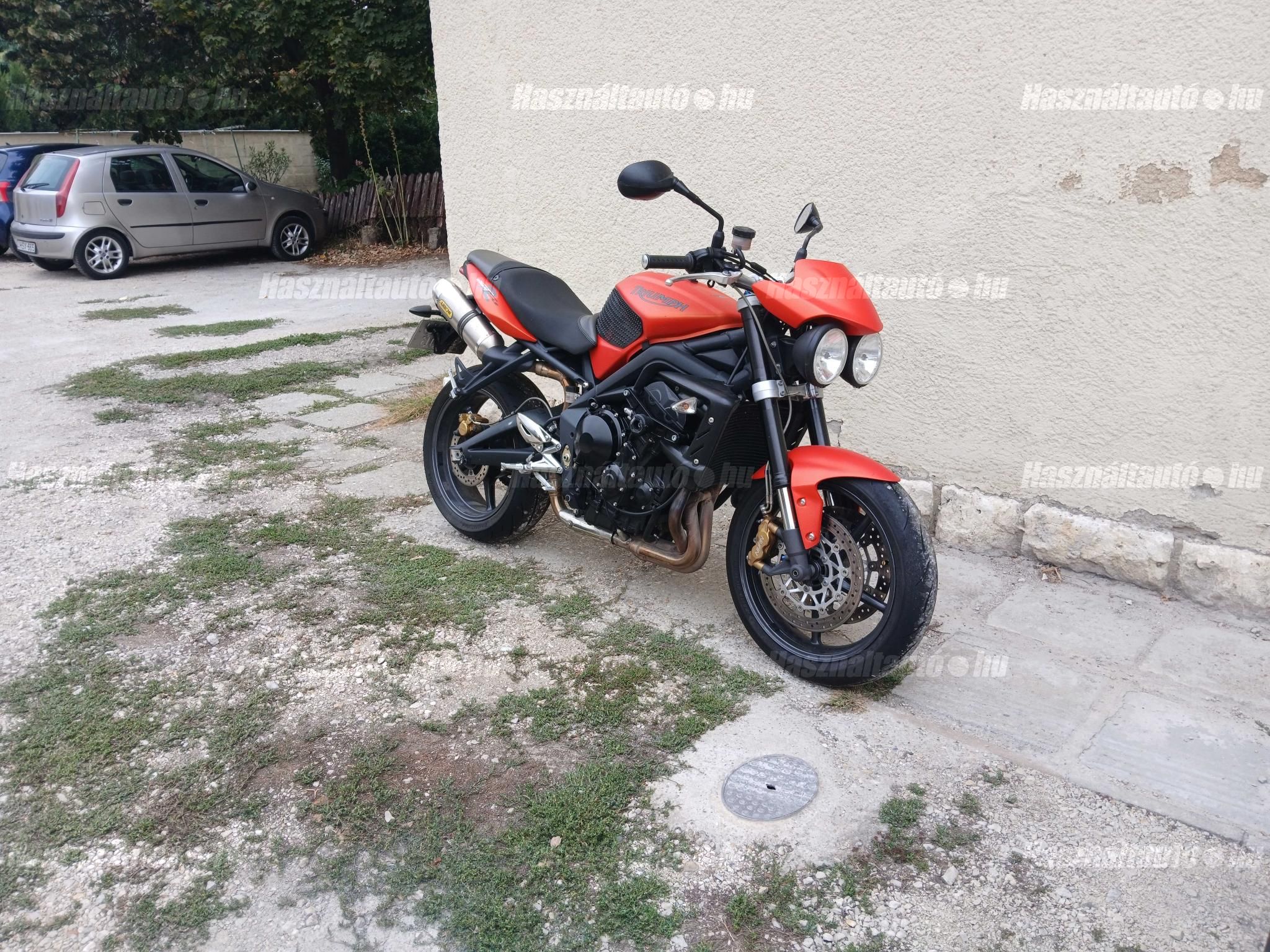 TRIUMPH STREET TRIPLE 675 R 2009/12 - 1