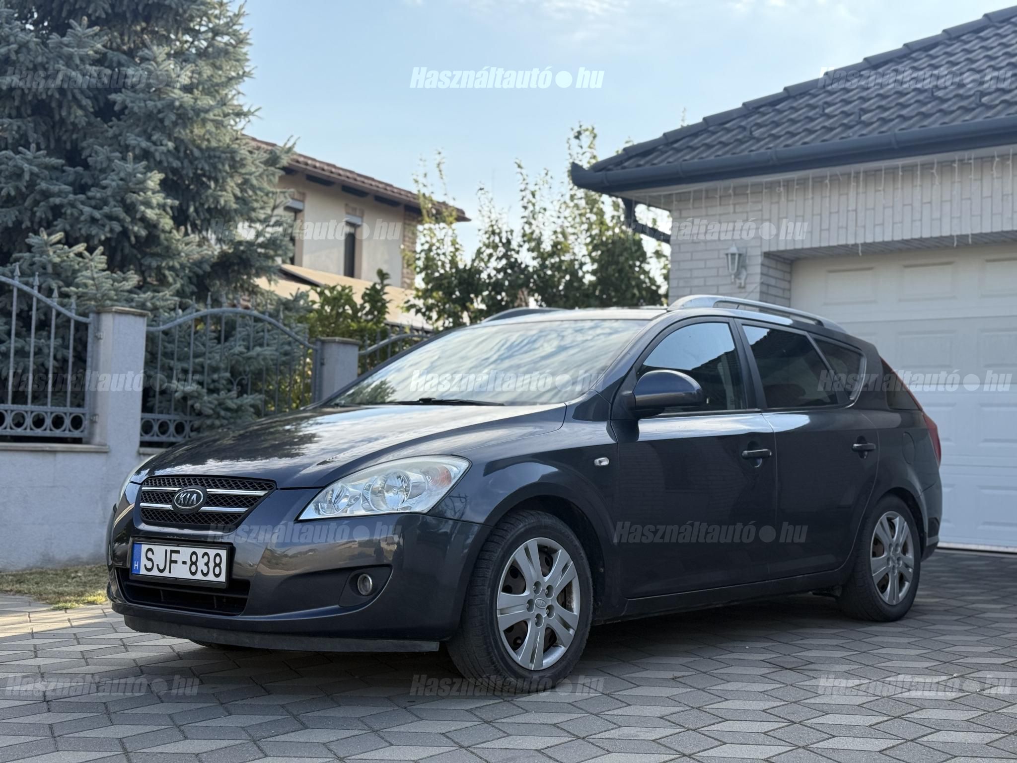 KIA CEE'D 2009/7 - 1