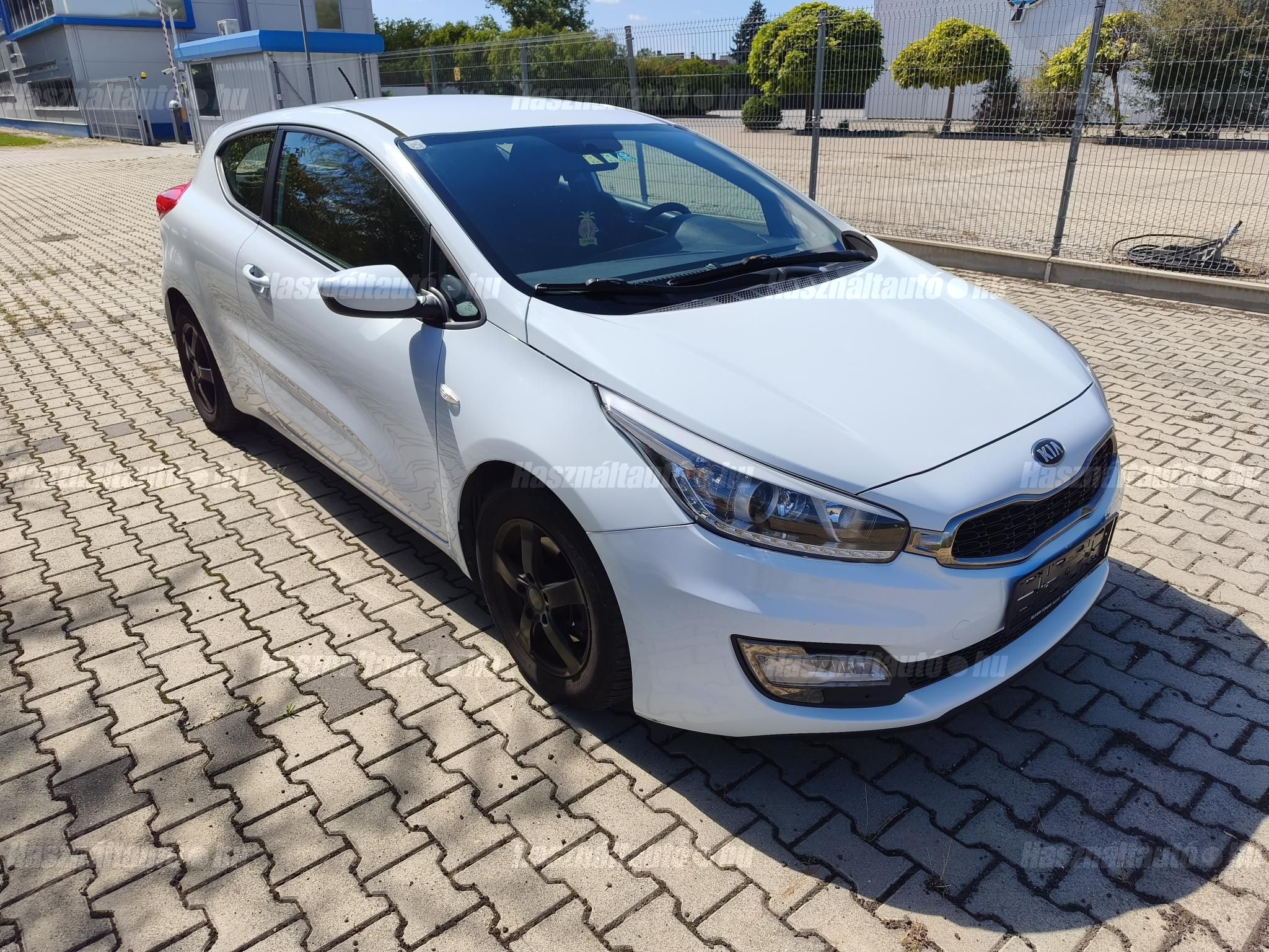 KIA PRO CEE'D 2013/8 - 1