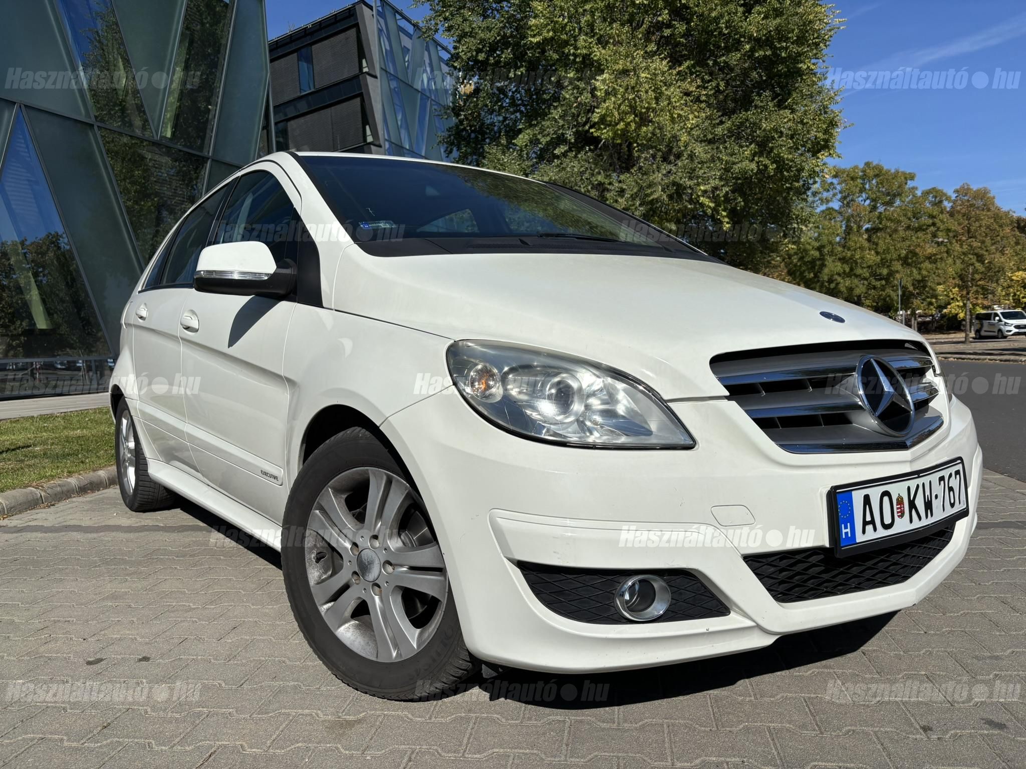 MERCEDES-BENZ B 180 2011/2 - 1