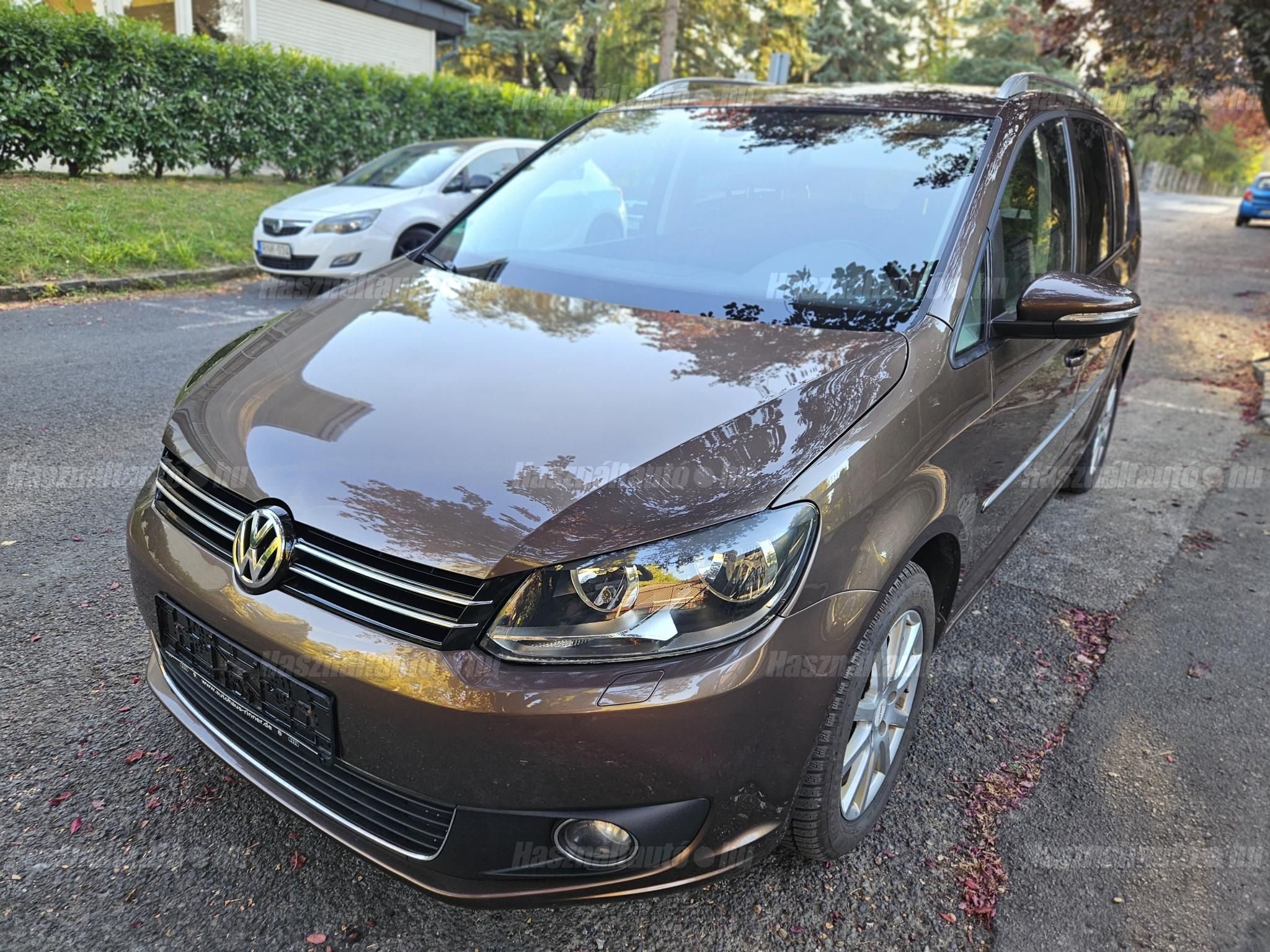 VOLKSWAGEN TOURAN 2011/12 - 1