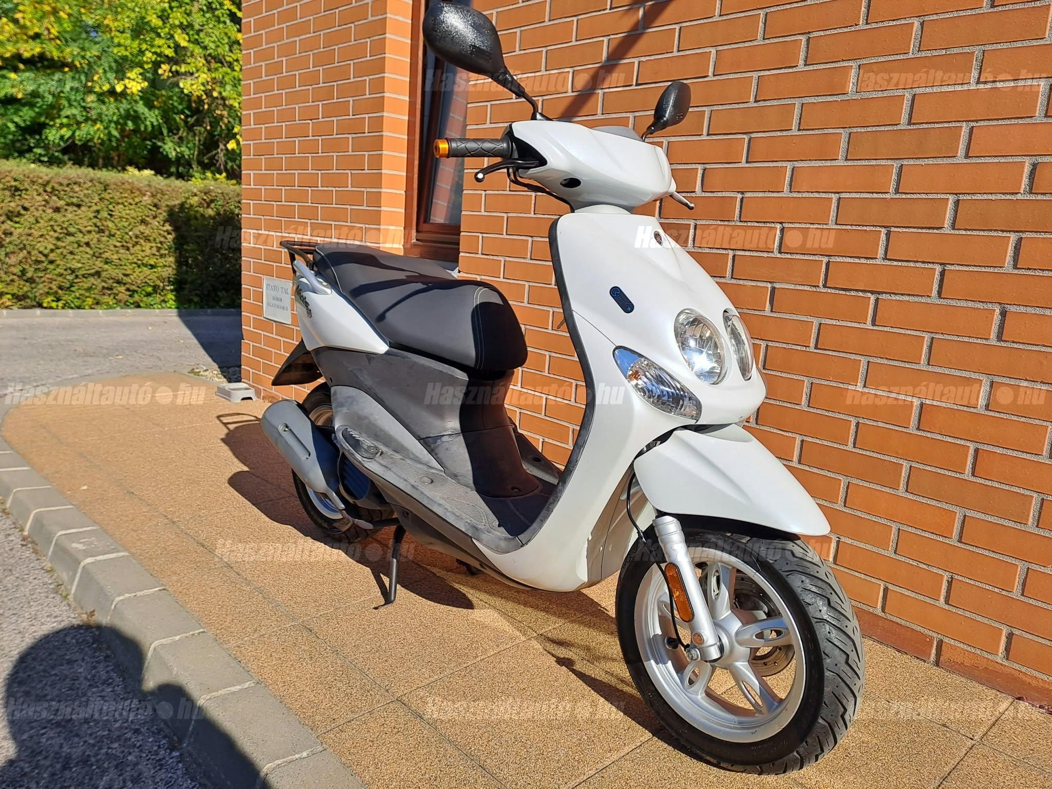 YAMAHA NEOS 2010/11 - 1