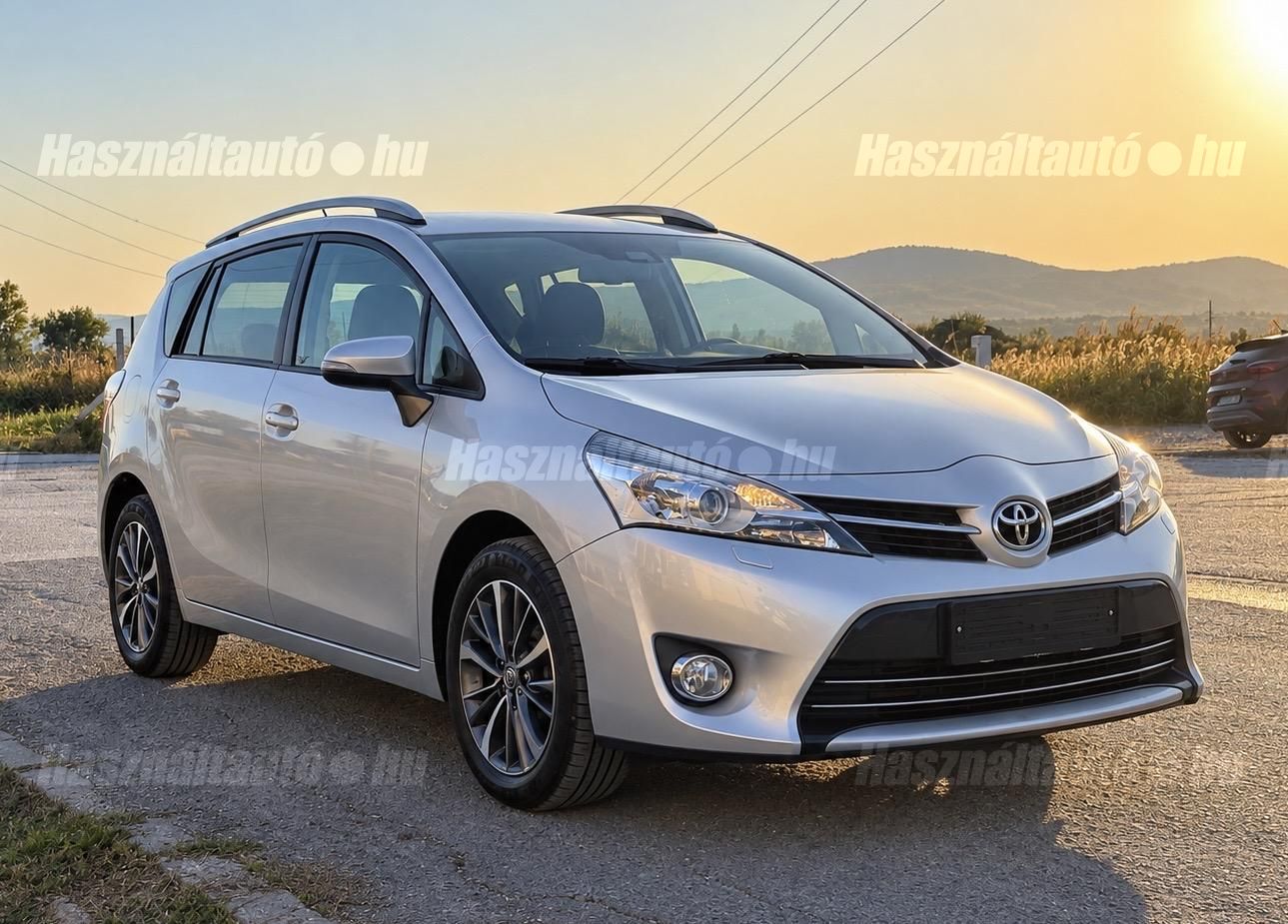 TOYOTA VERSO 2016/10 - 1