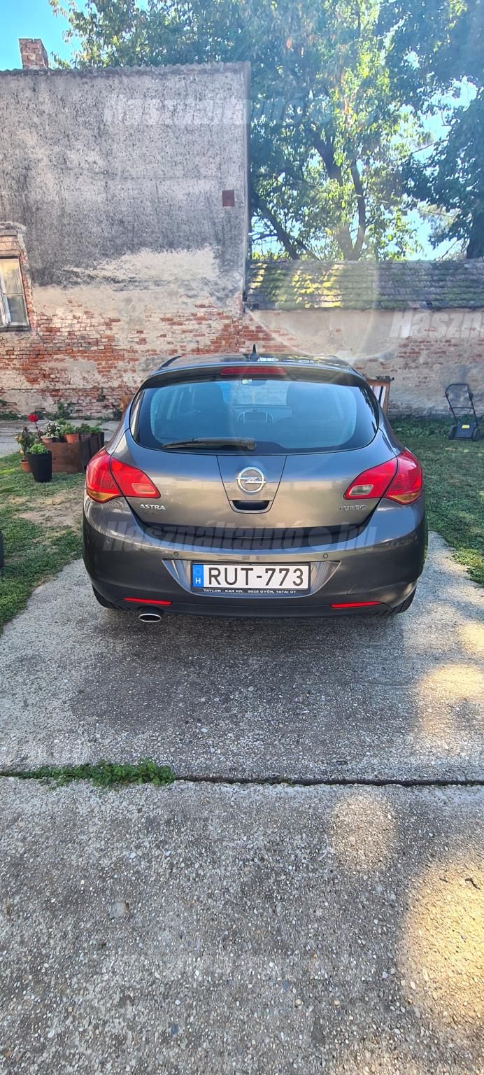 OPEL ASTRA J 2010 - 1