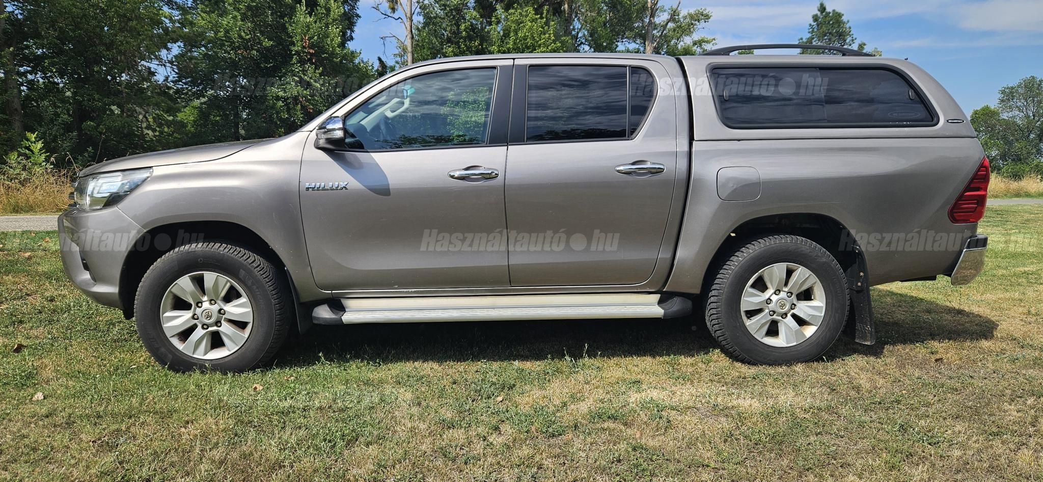 TOYOTA HILUX 2016/9 - 1