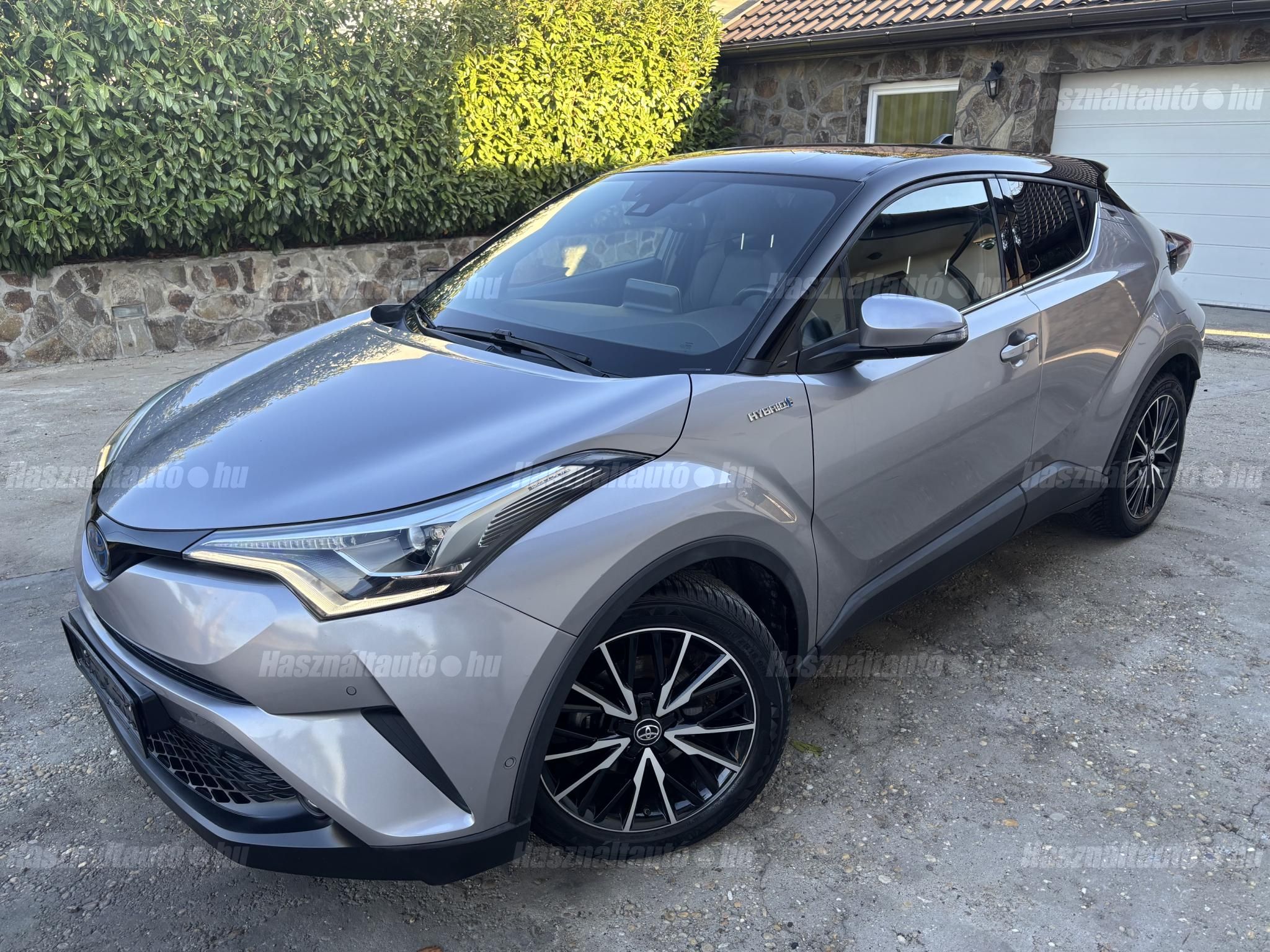 TOYOTA C-HR 2018/8 - 1