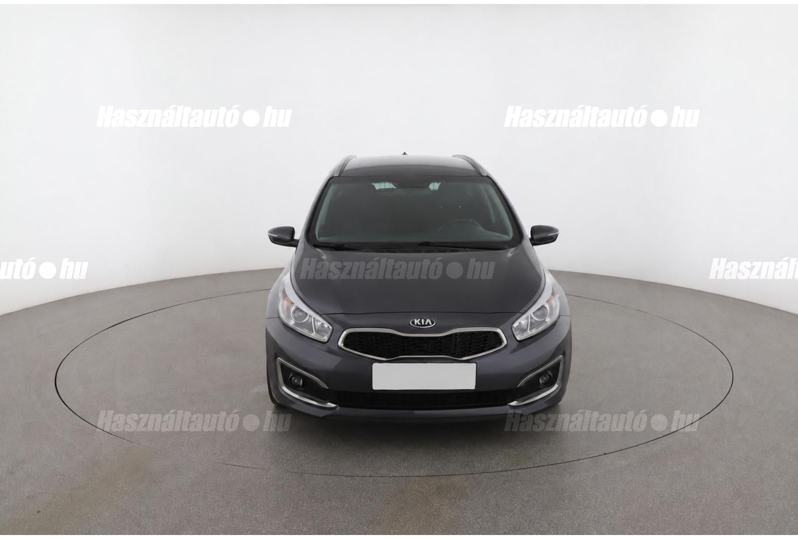 KIA CEE'D 2015/8 - 1