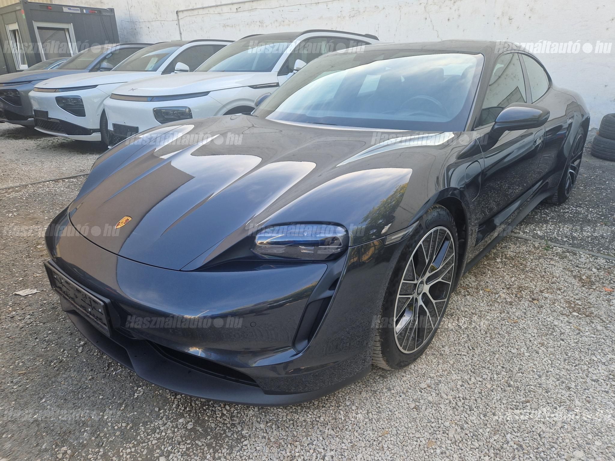 PORSCHE TAYCAN 2021/12 - 1