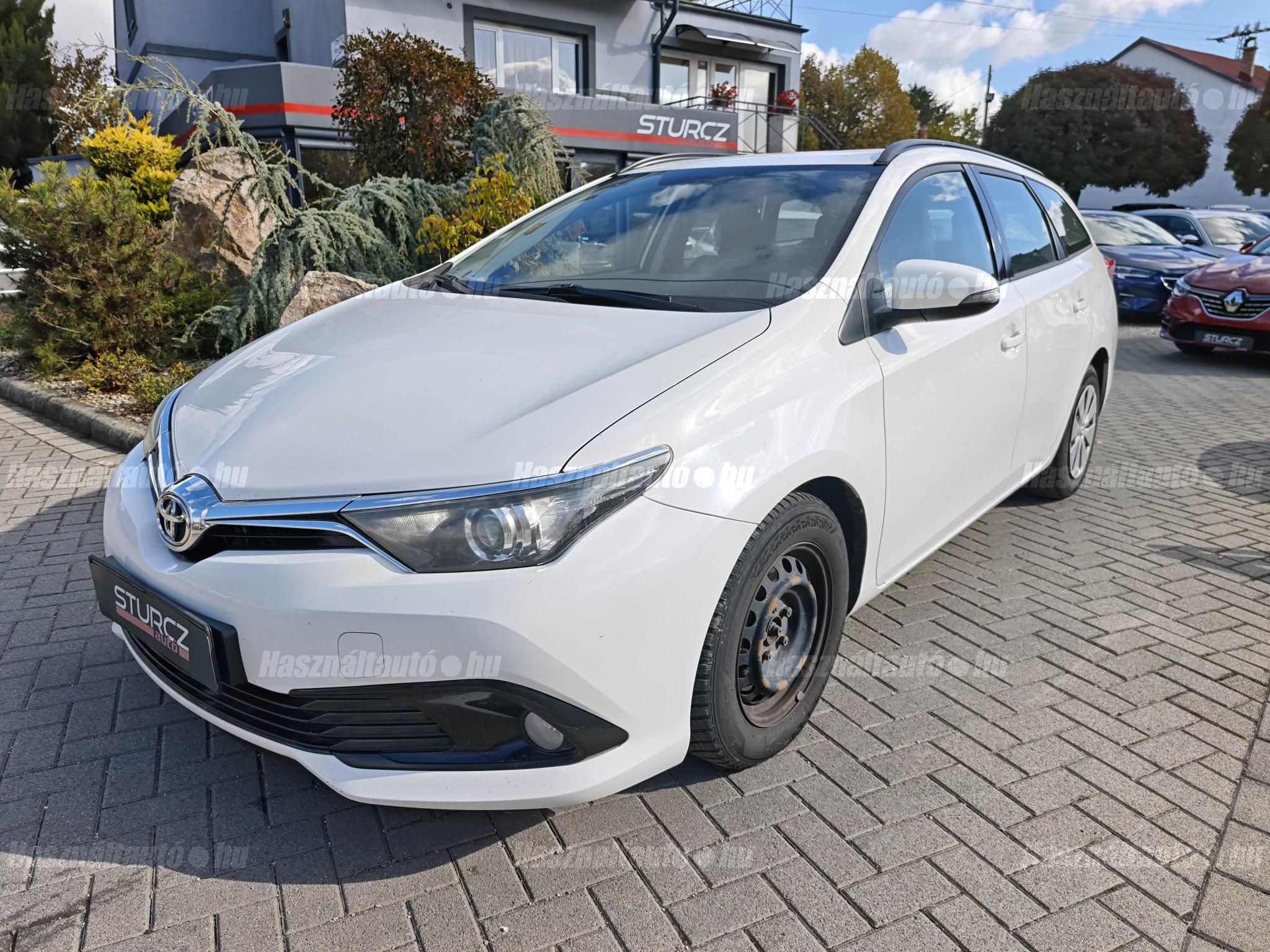 TOYOTA AURIS 2018/11 - 1