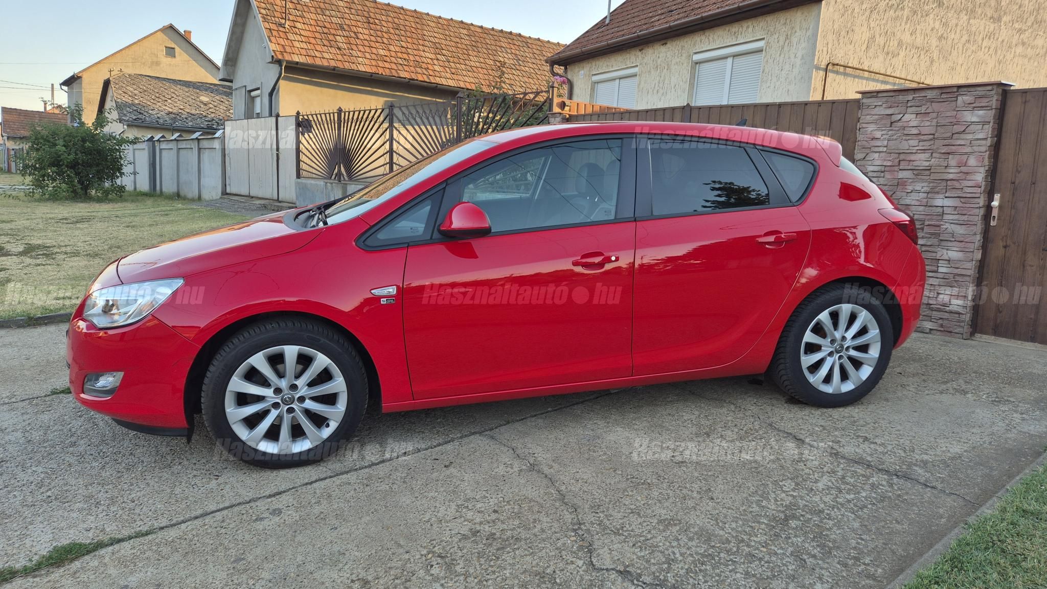 OPEL ASTRA 2012/5 - 1