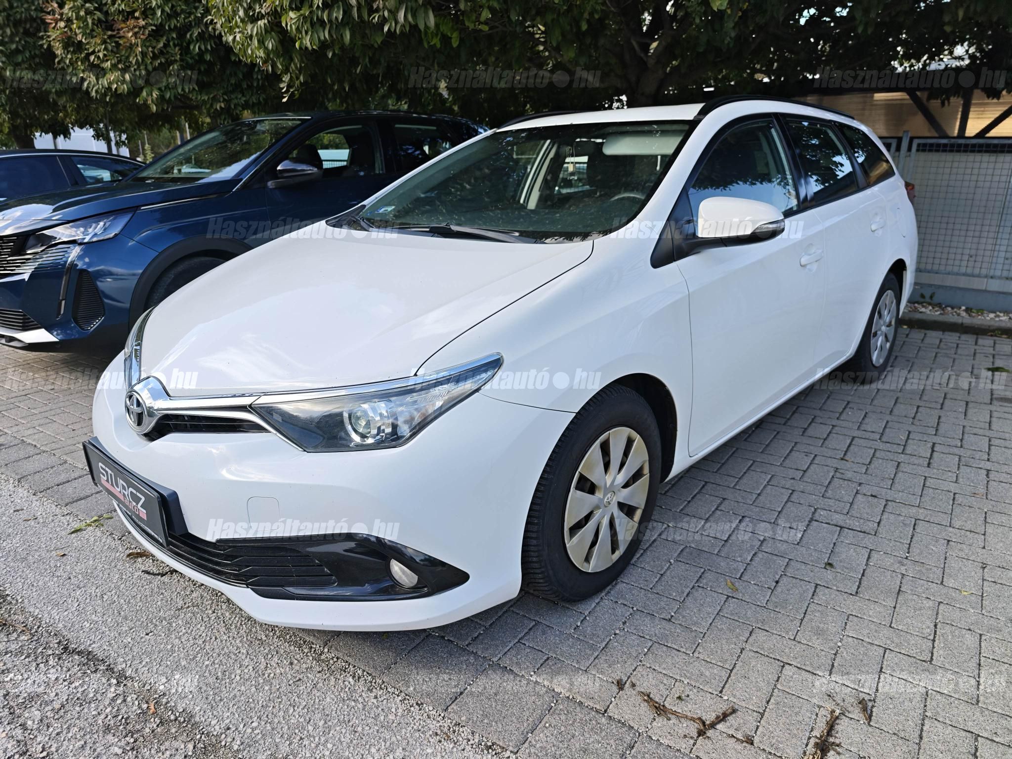 TOYOTA AURIS 2016/6 - 1