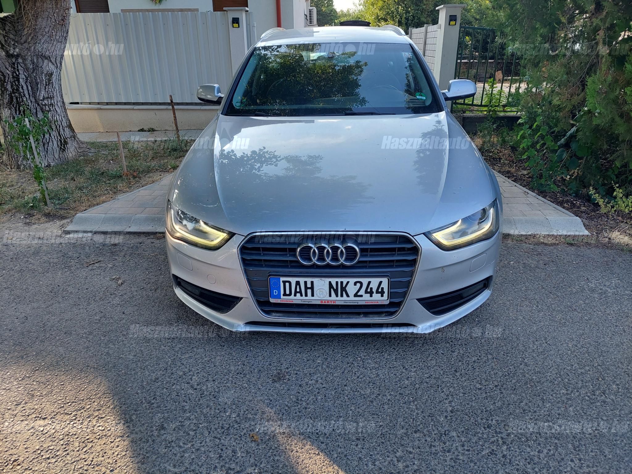 AUDI A4 2013/9 - 1