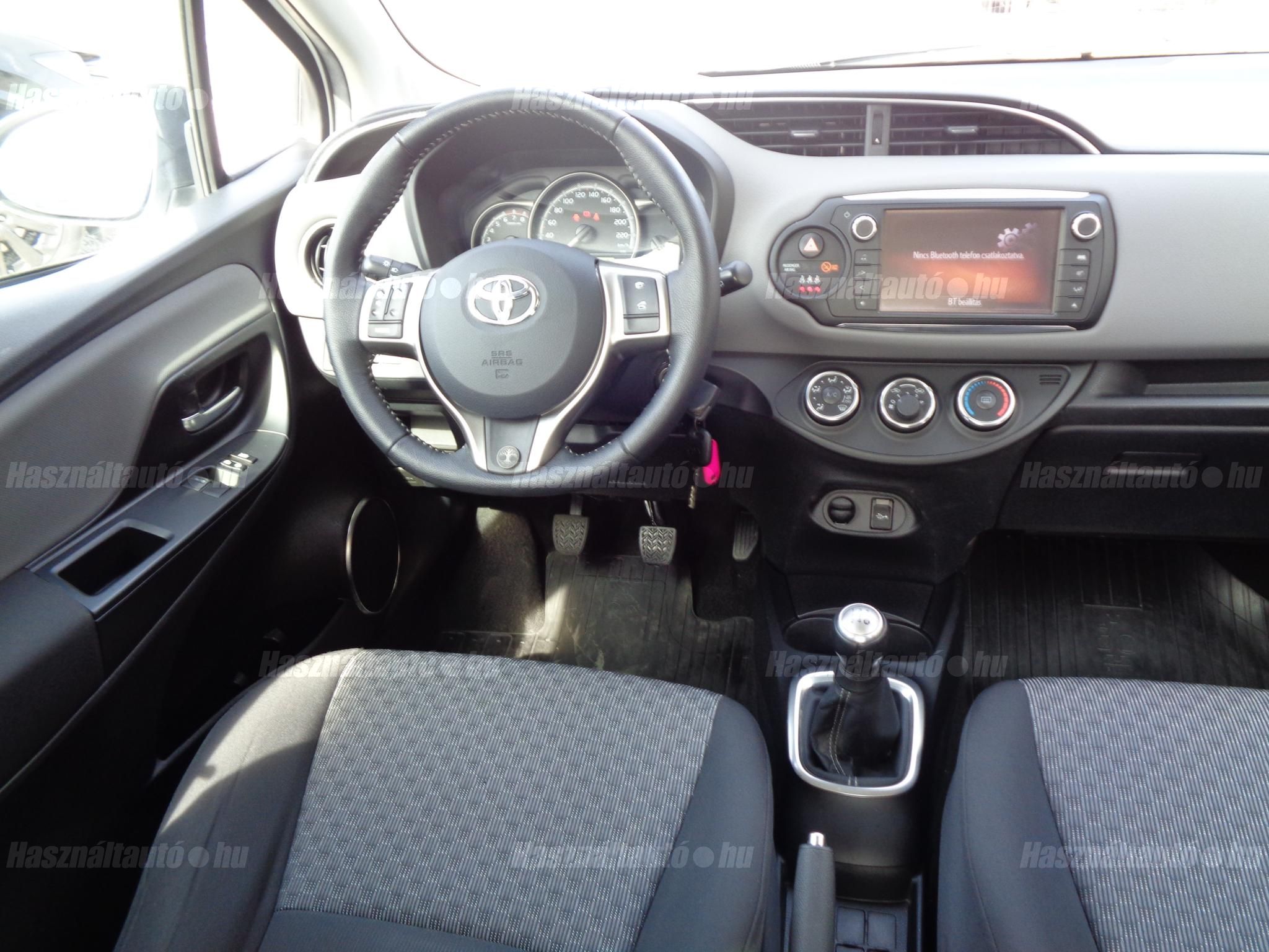 TOYOTA YARIS 2015/9 - 1