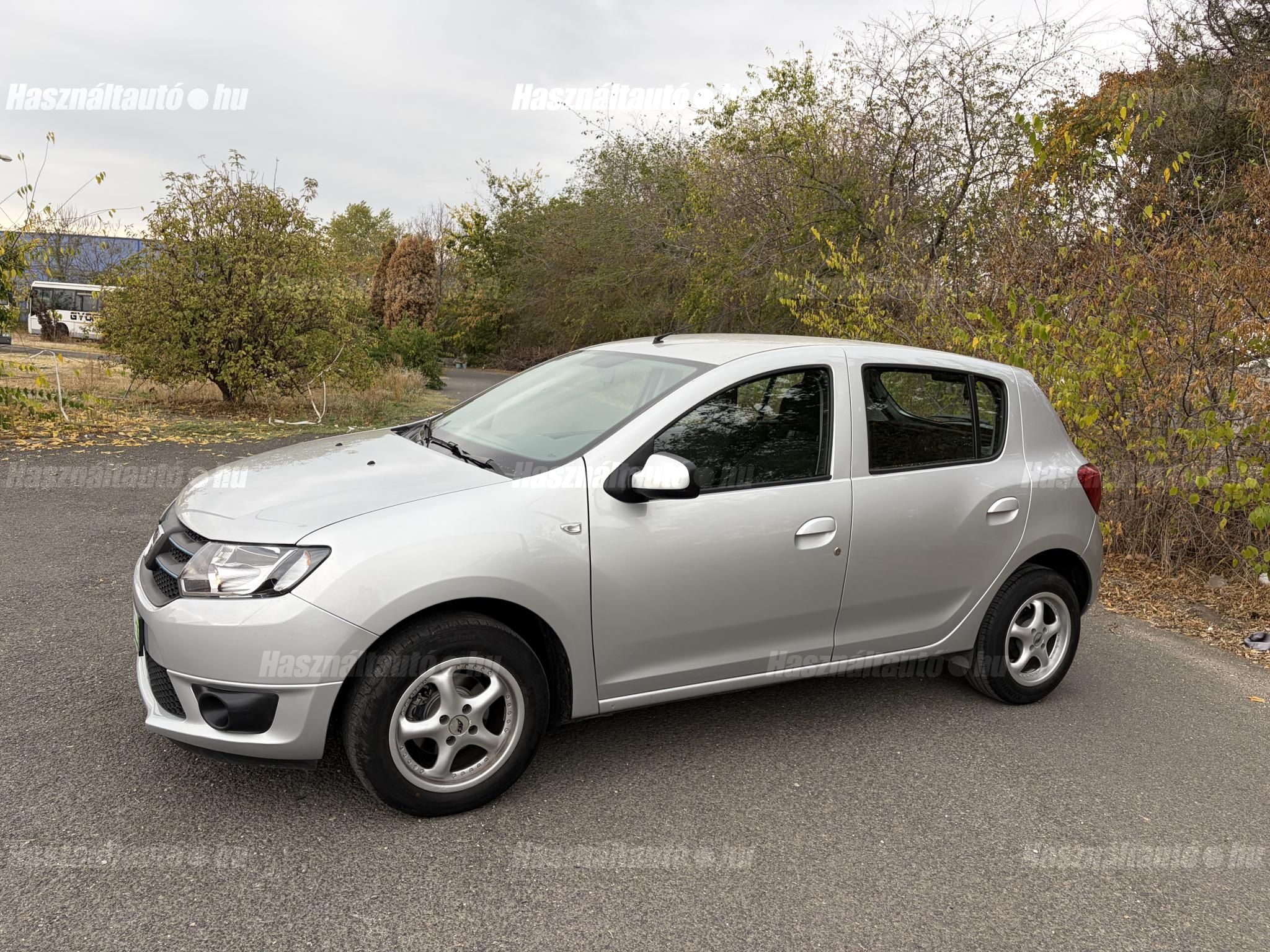 DACIA SANDERO 2016/7 - 1