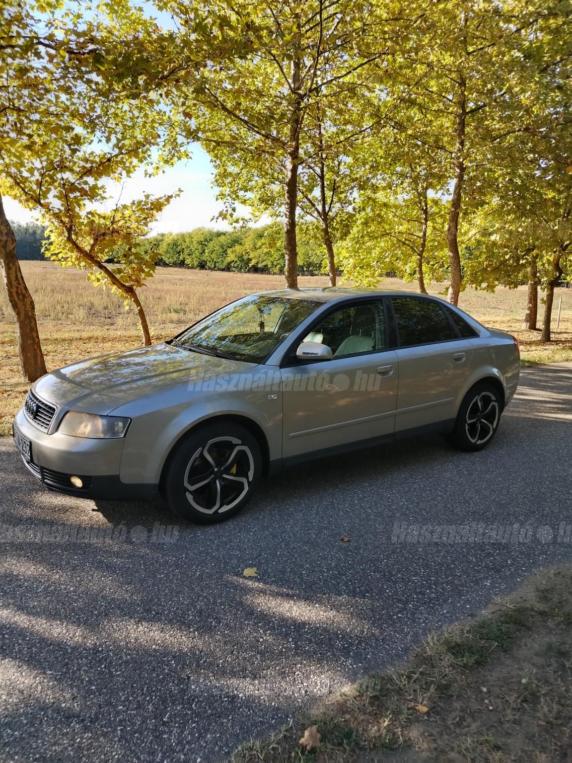 AUDI A4 2002/9 - 1