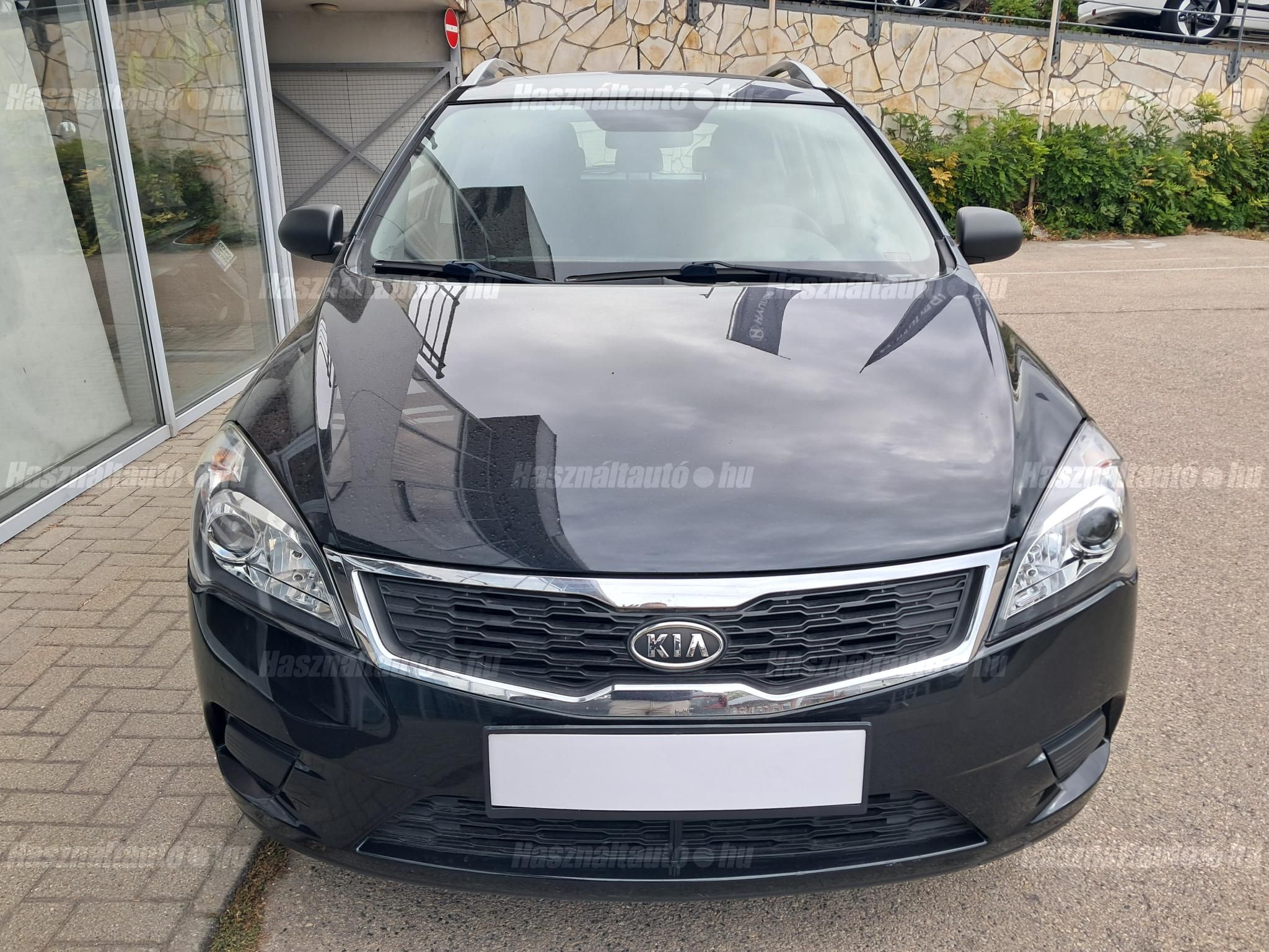 KIA CEE'D 2011/4 - 1