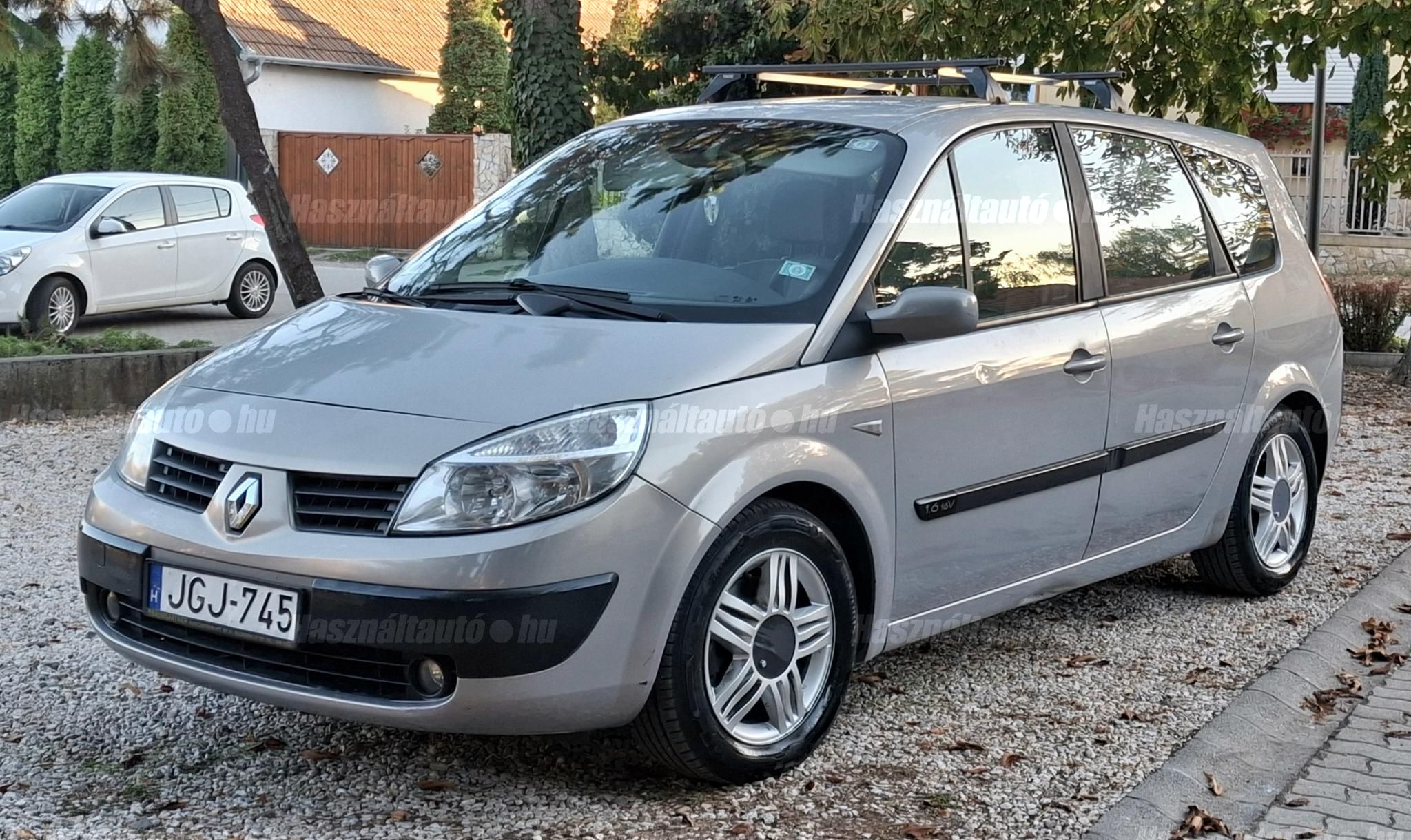 RENAULT GRAND SCENIC 2004/8 - 1