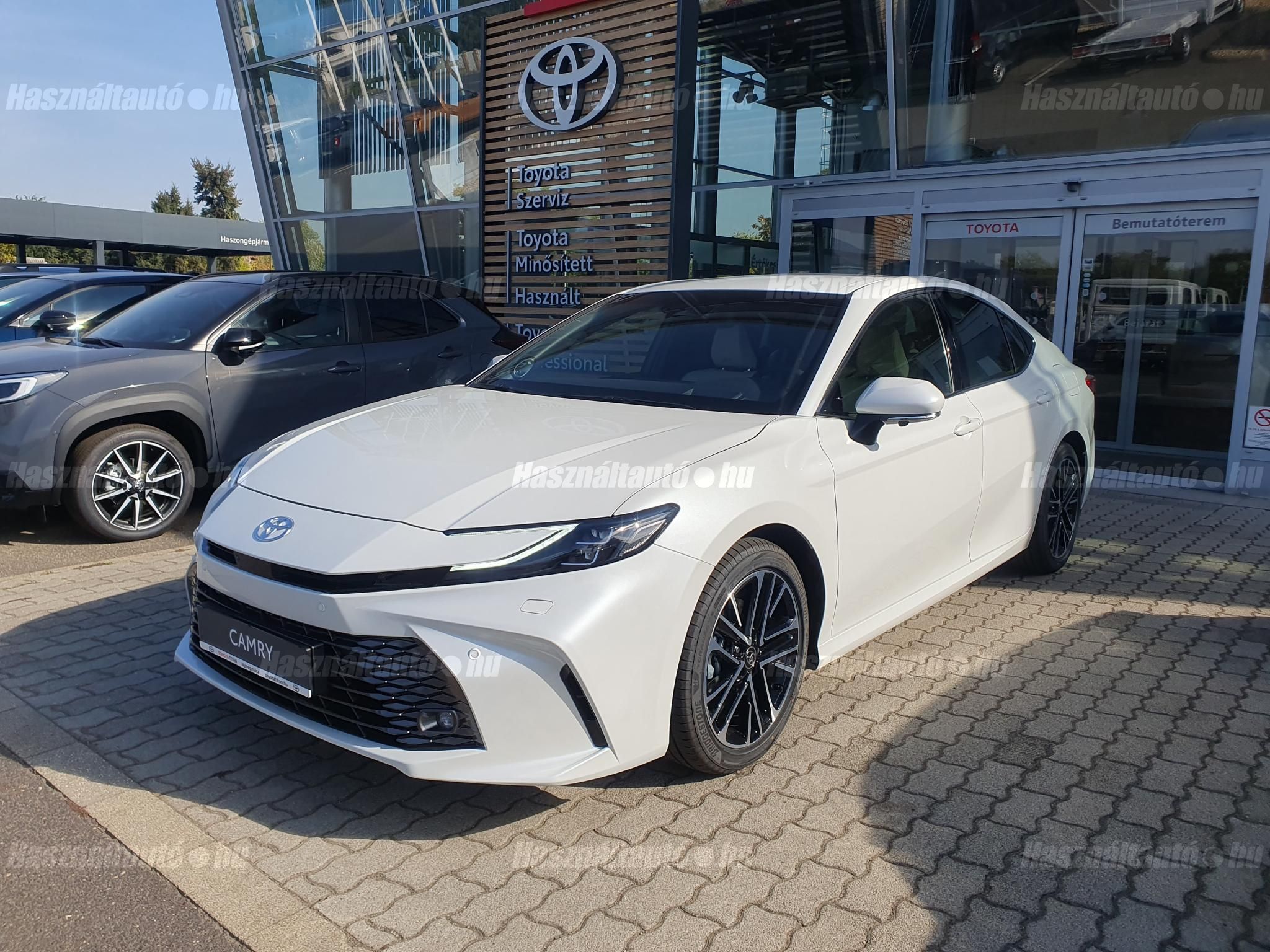 TOYOTA CAMRY 2026/6 - 1