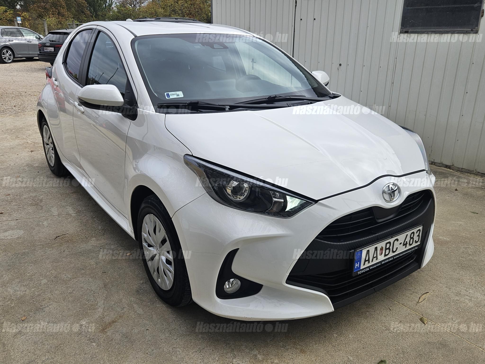 TOYOTA YARIS 2022/8 - 1