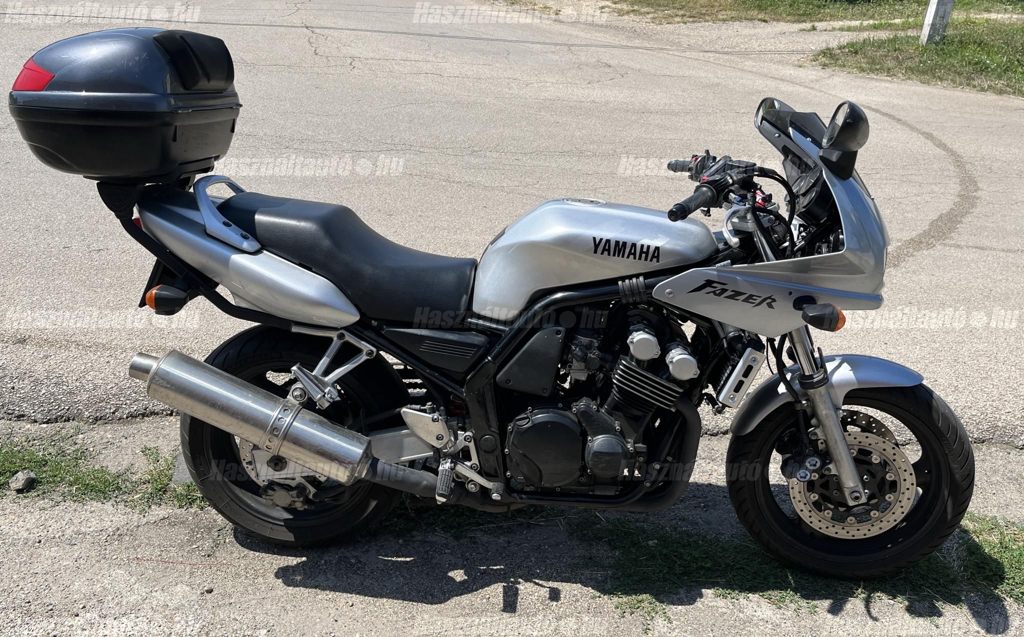YAMAHA FZS 600 (FAZER) 2001/10 - 1