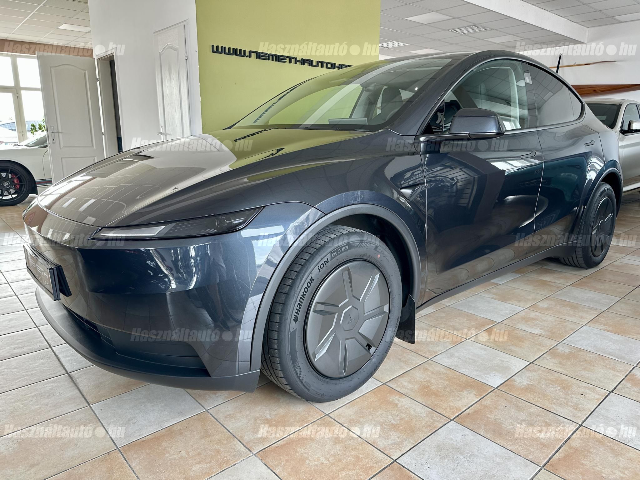 TESLA MODEL Y 2025/11 - 1