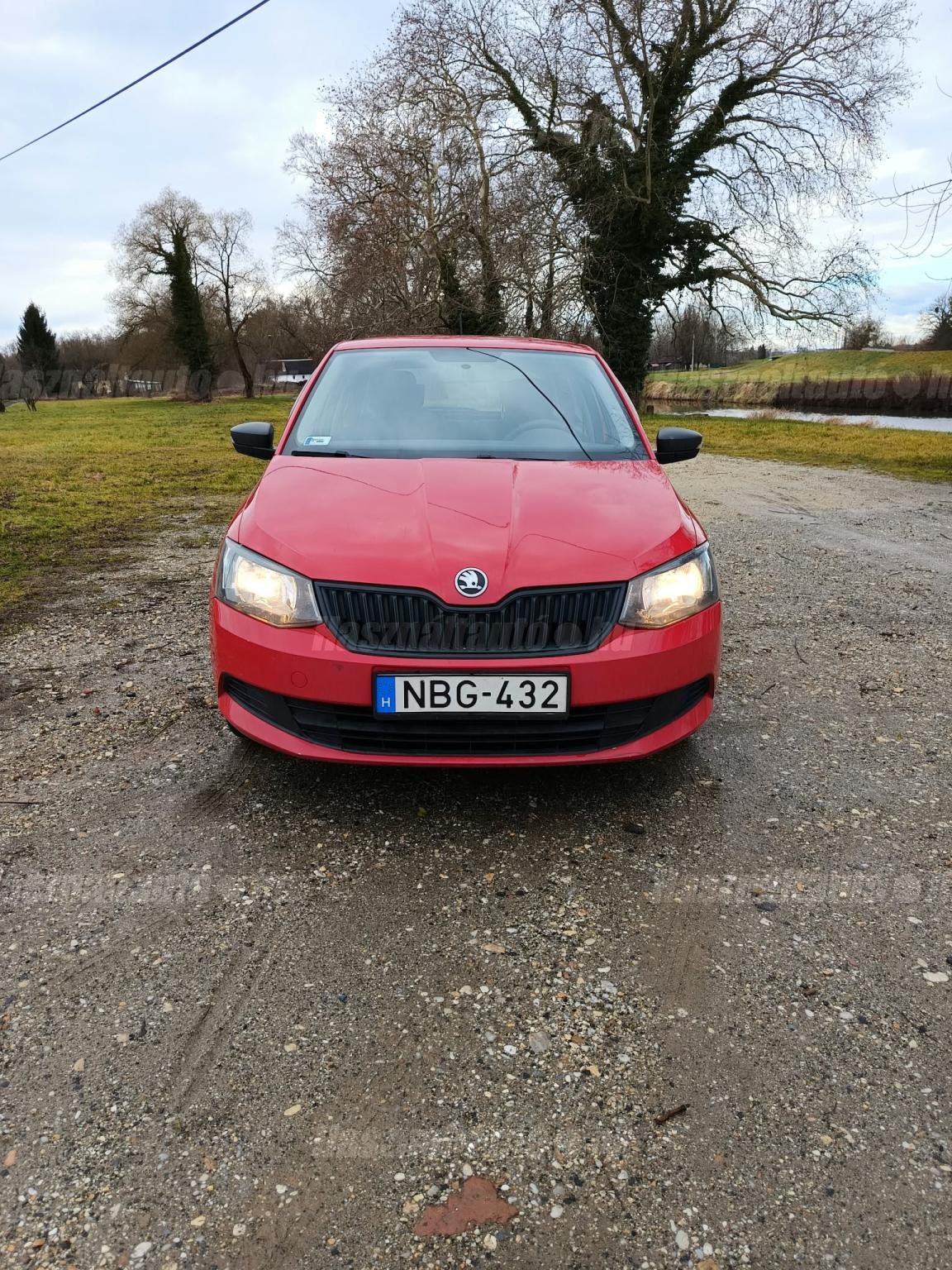 SKODA FABIA 2015 - 1