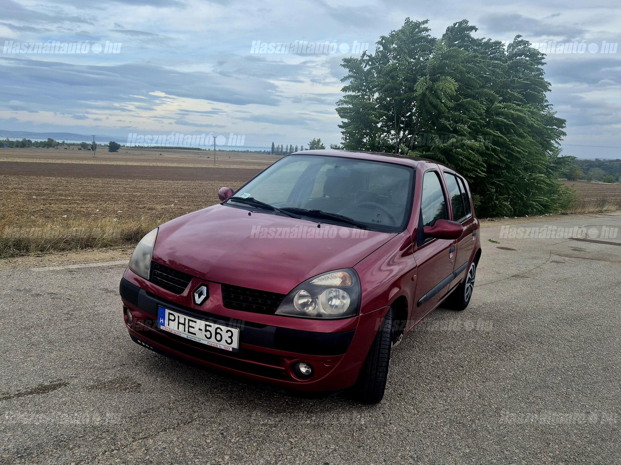 RENAULT CLIO 2002/4 - 1