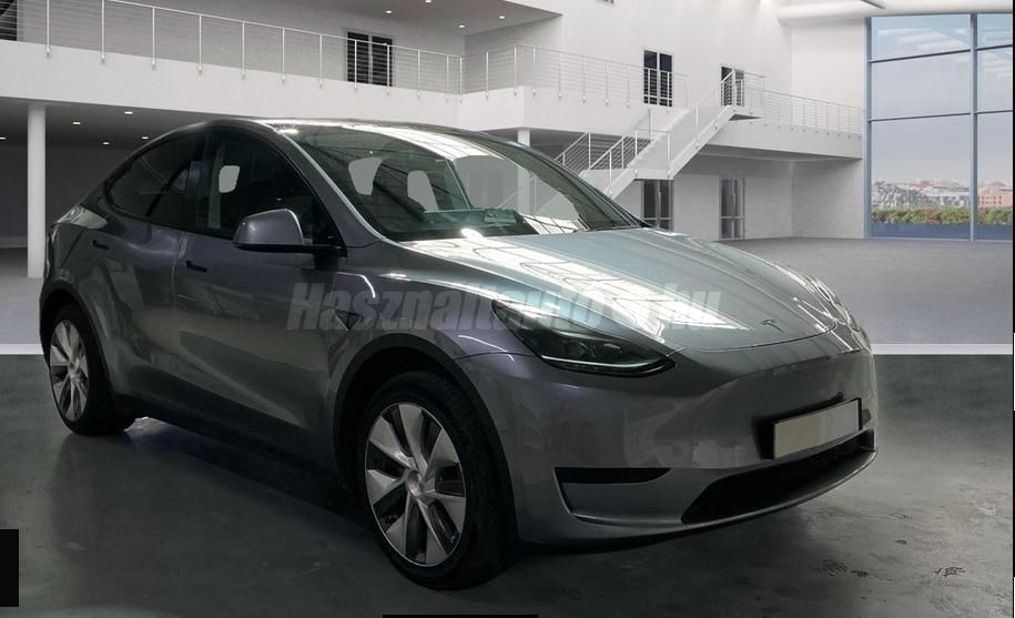 TESLA MODEL Y 2024/6 - 1