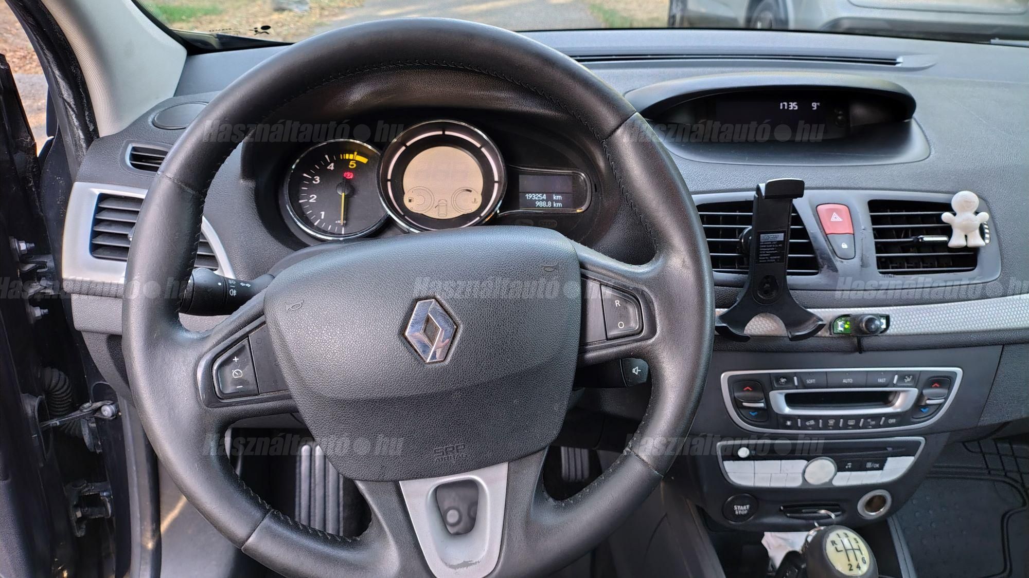RENAULT MEGANE 2011/3 - 1