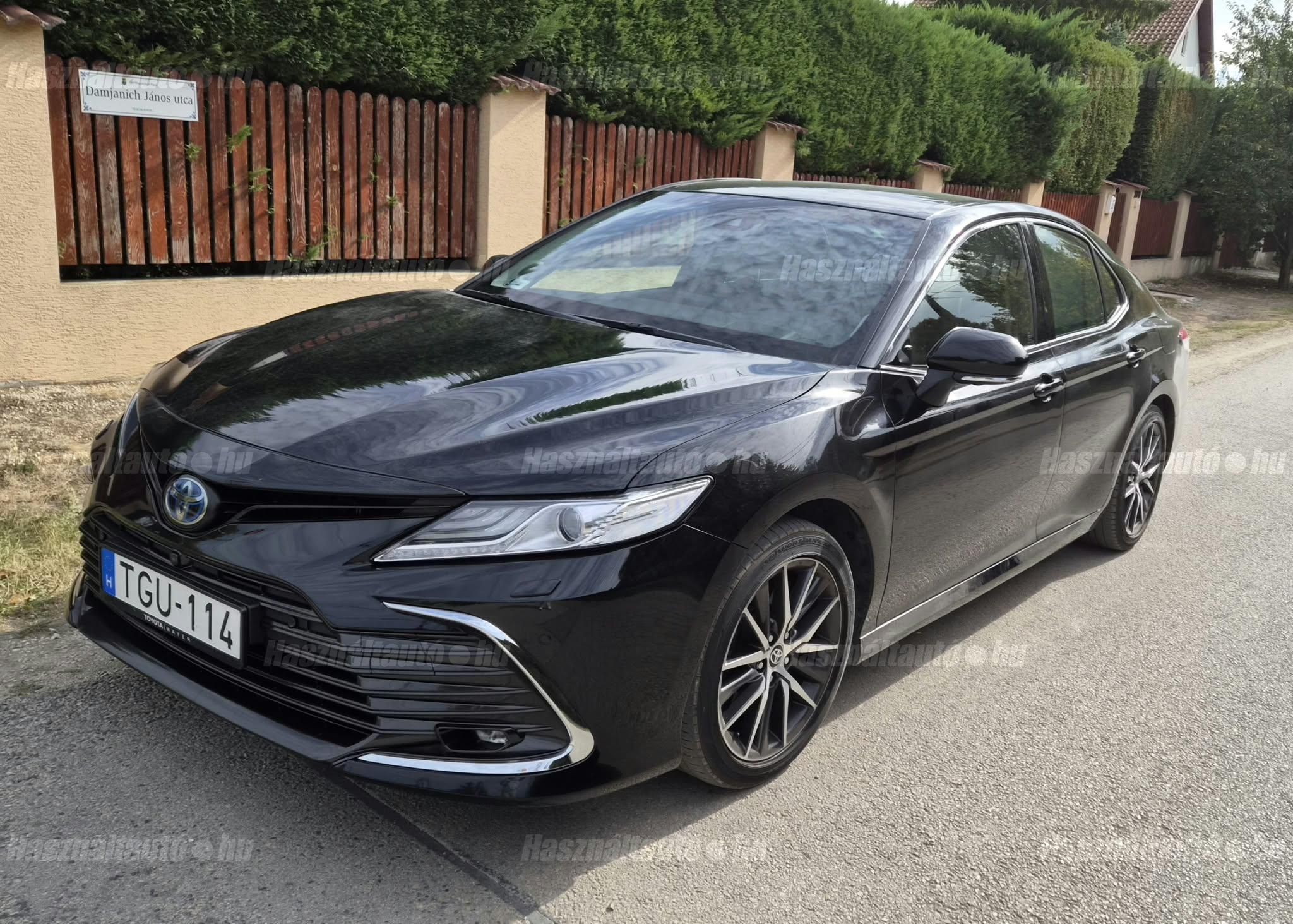 TOYOTA CAMRY 2022/5 - 1