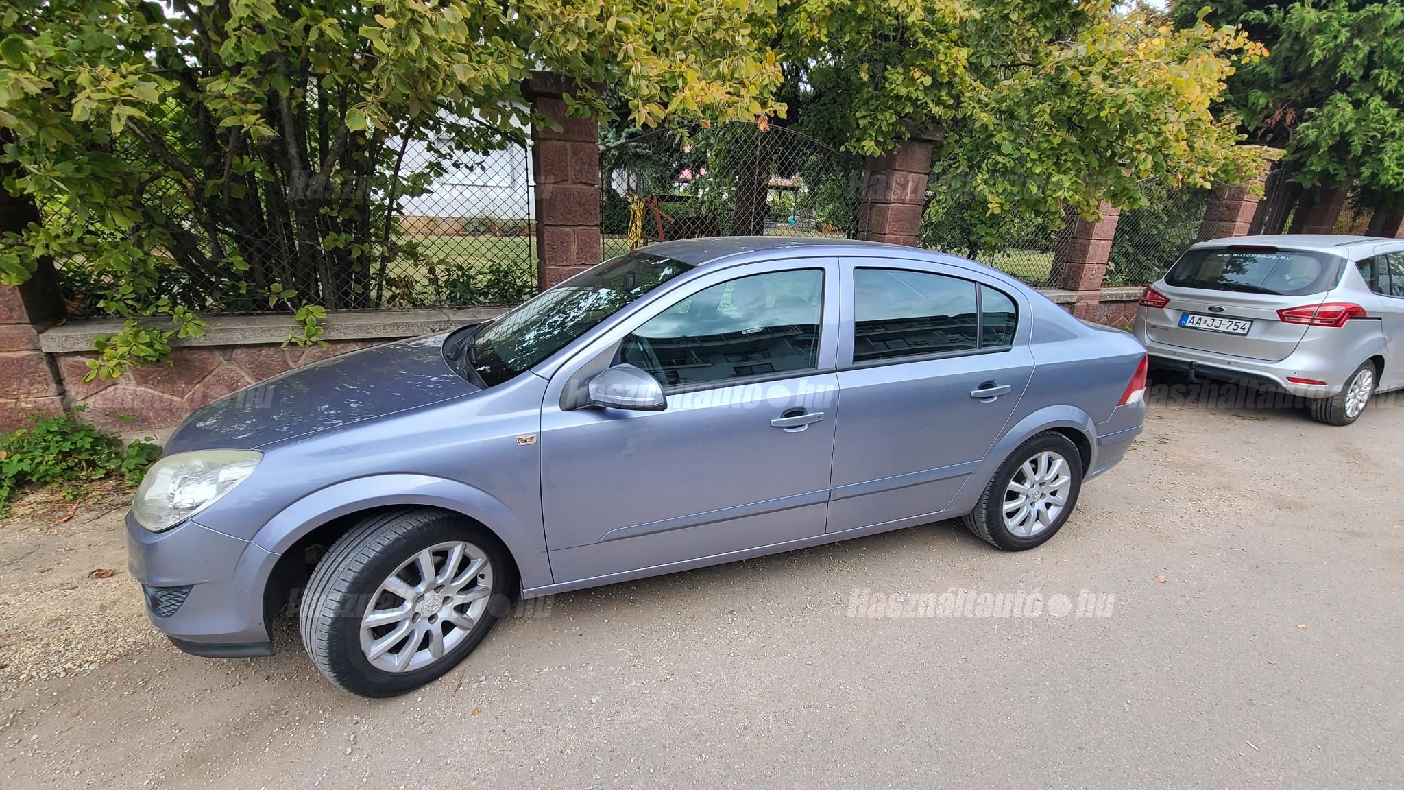 OPEL ASTRA H 2009/10 - 1