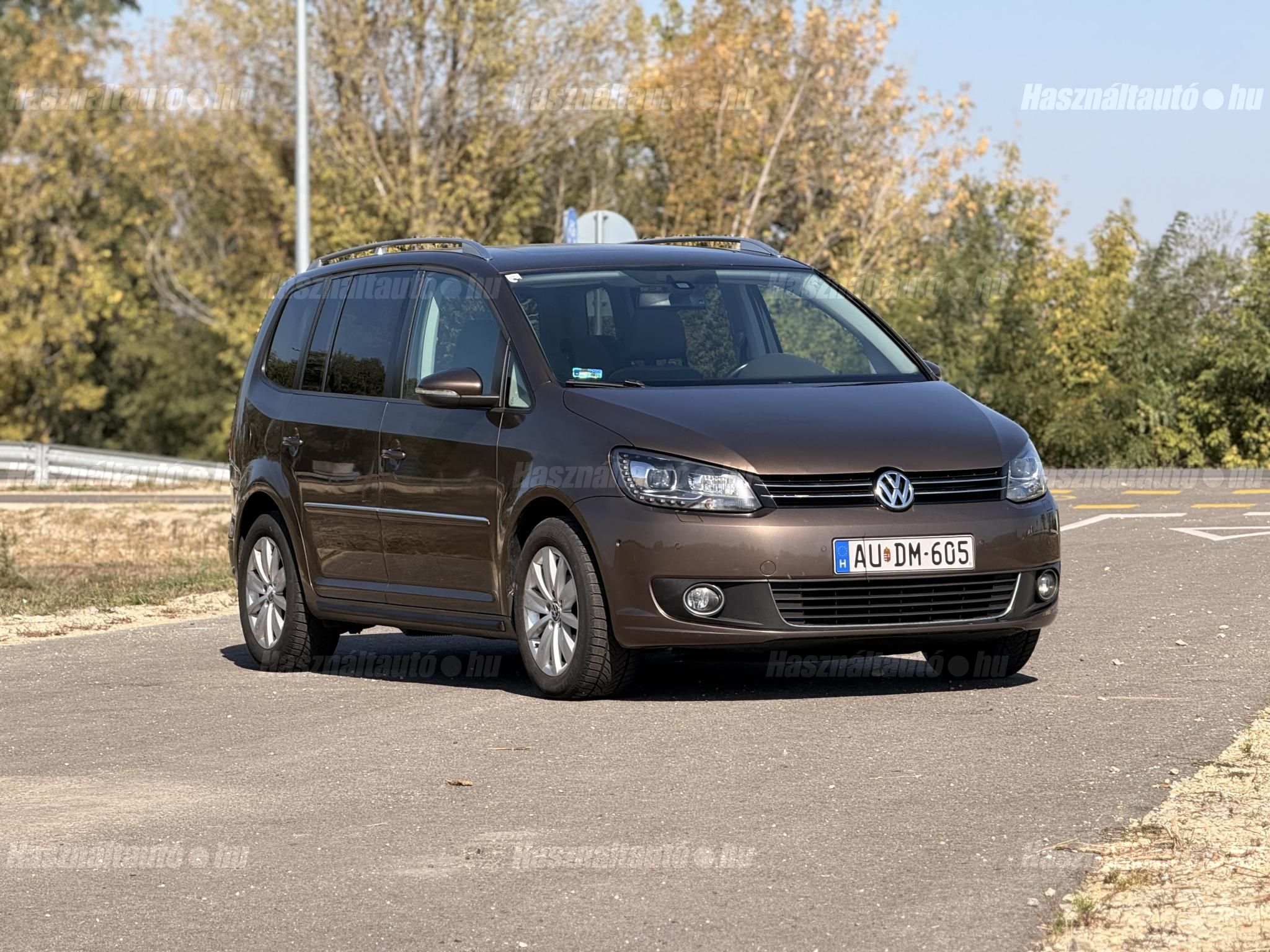 VOLKSWAGEN TOURAN 2012 - 1