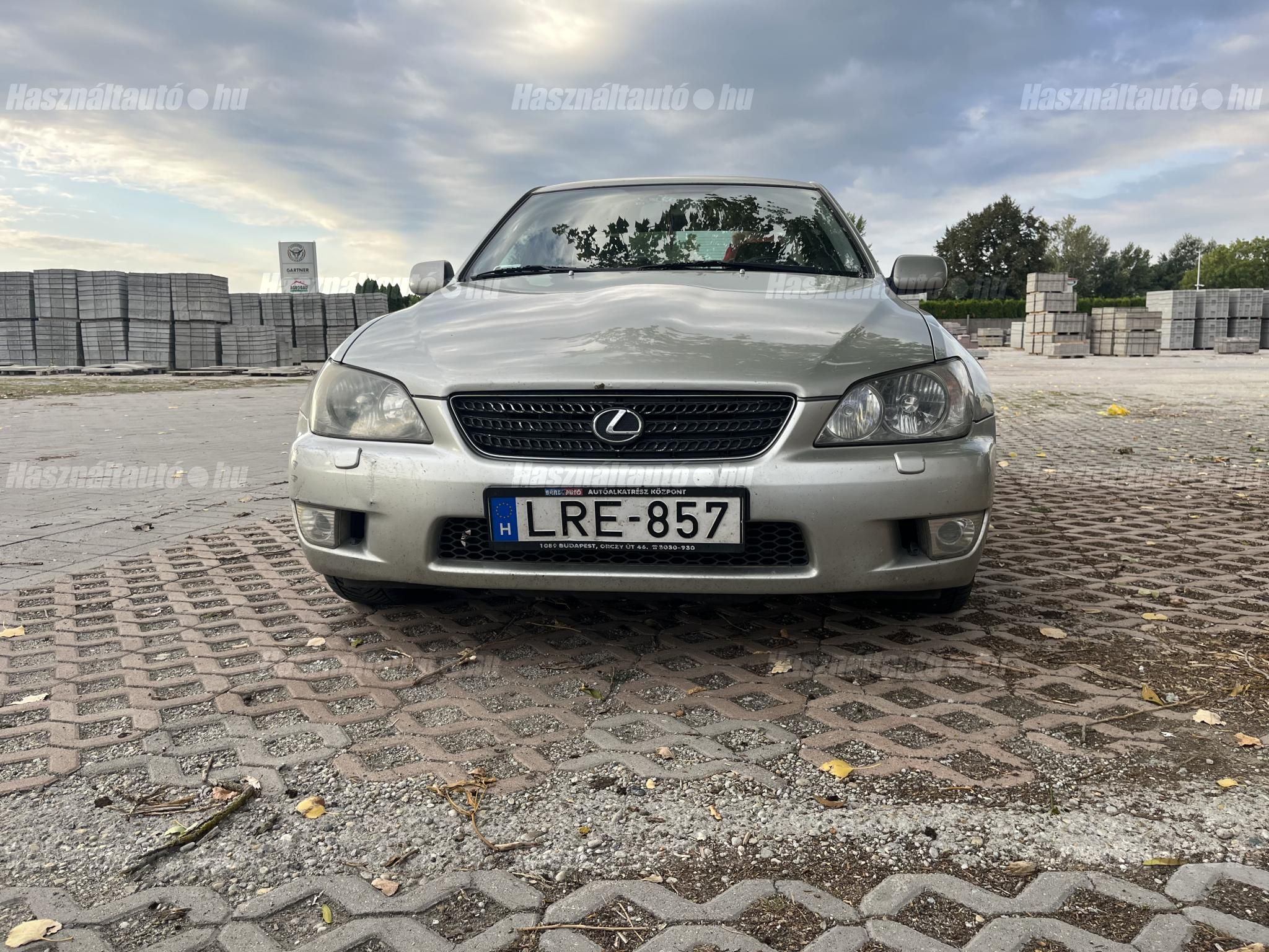 LEXUS IS 2002/5 - 1