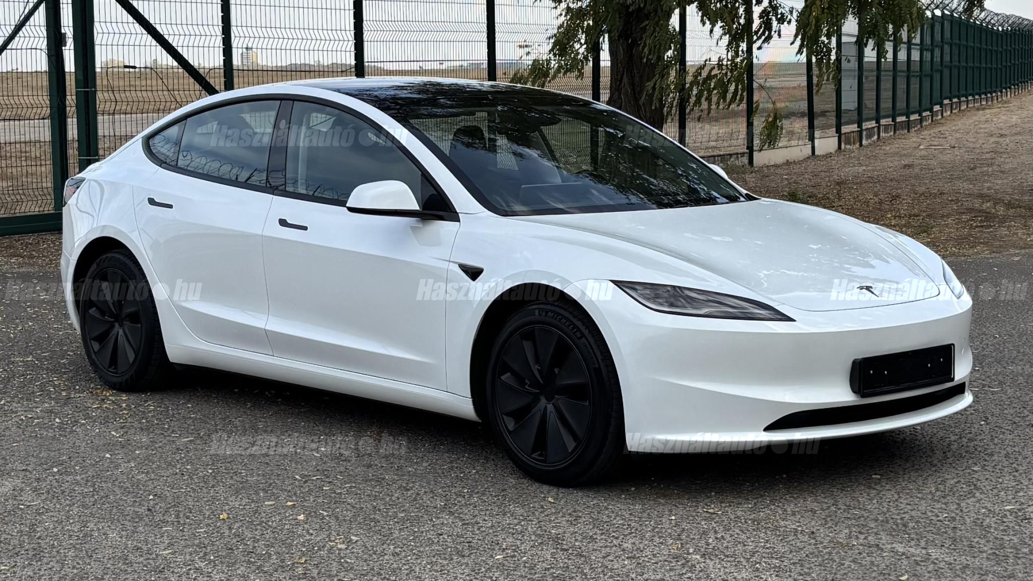 TESLA MODEL 3 2024/3 - 1