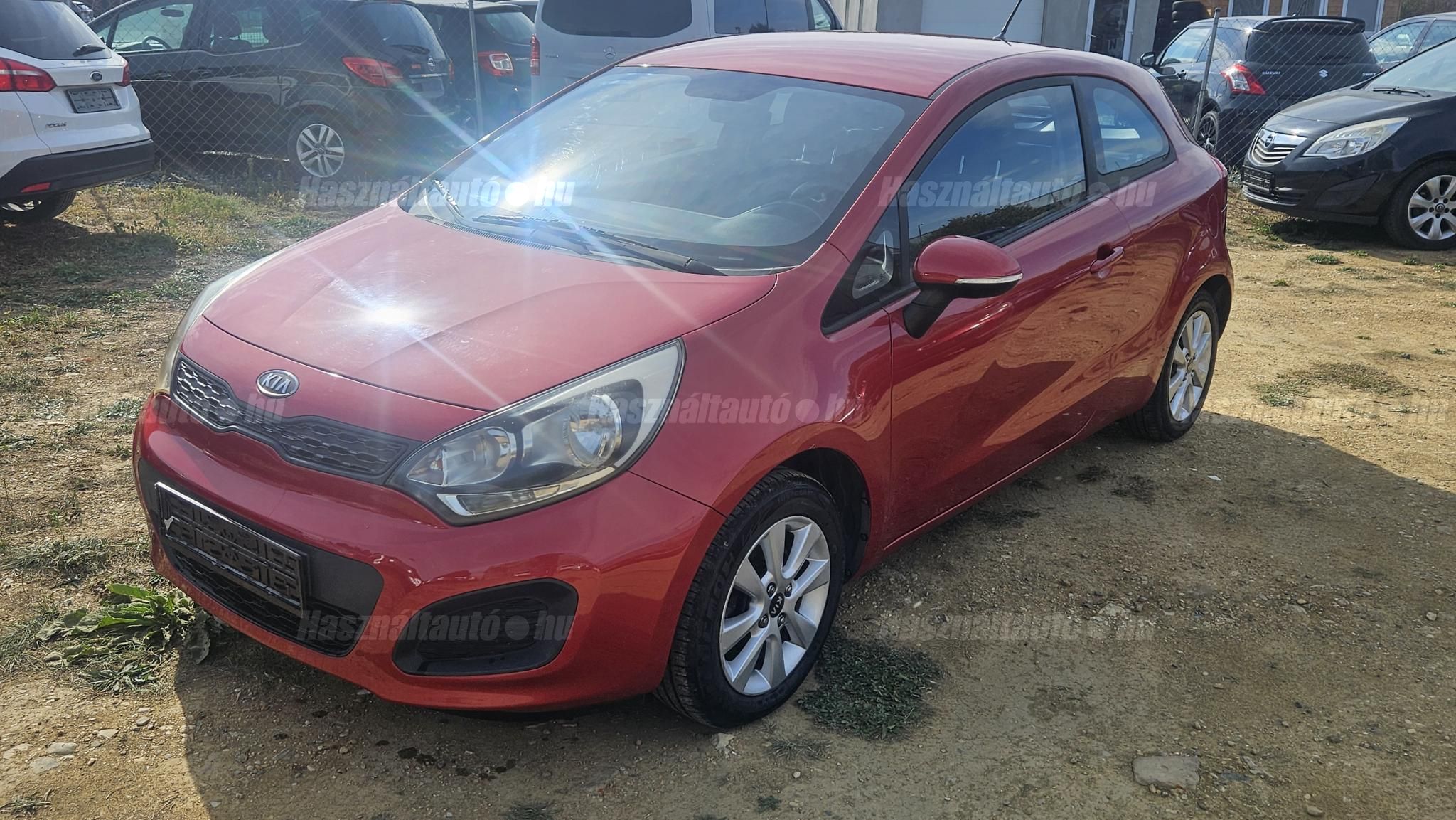KIA RIO 2012/3 - 1