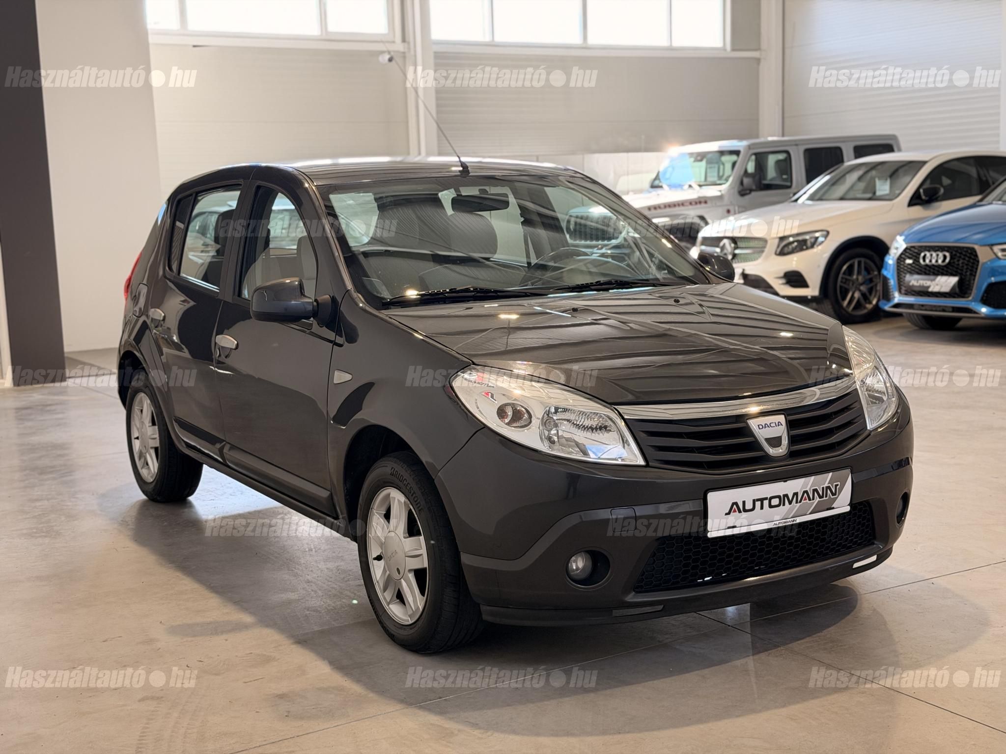 DACIA SANDERO 2010/9 - 1